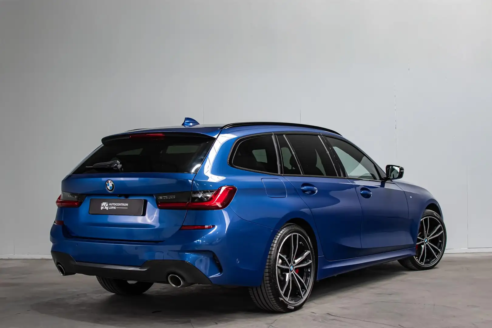 BMW 330 3-serie Touring 330e xDrive High Executive M Sport Blau - 2