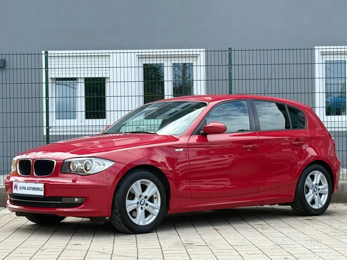 BMW 118 1 Lim.1 Hand/ Xenon /PDC/Advantage-Paket, Rot - 1
