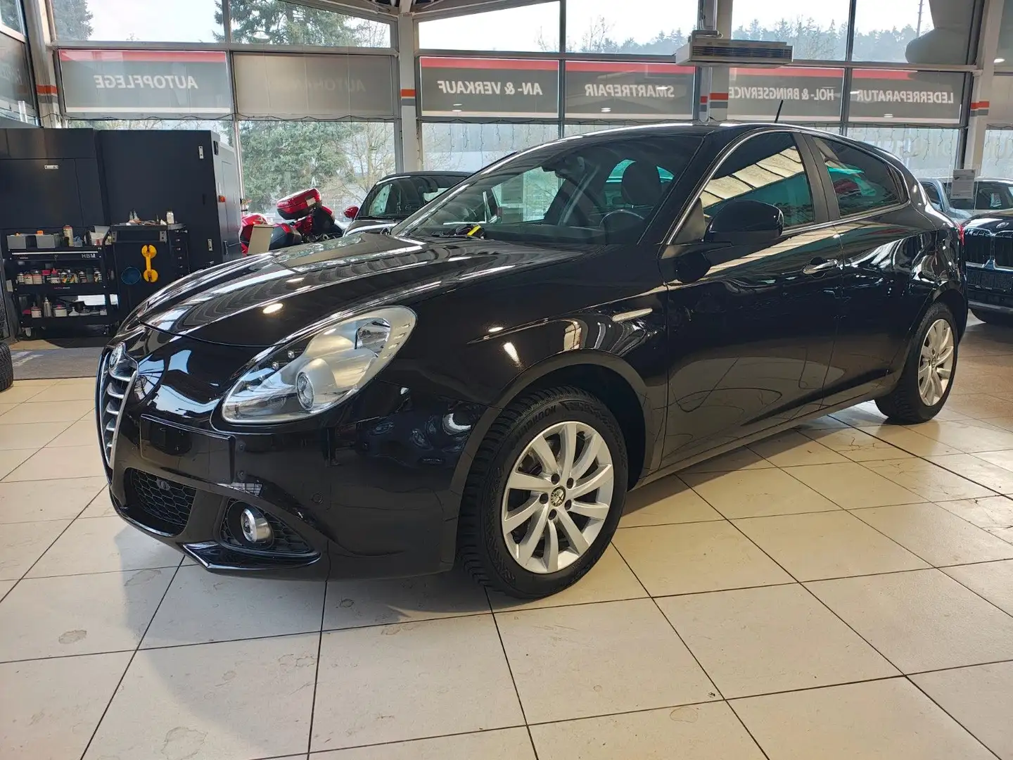 Alfa Romeo Giulietta Turismo Schwarz - 1