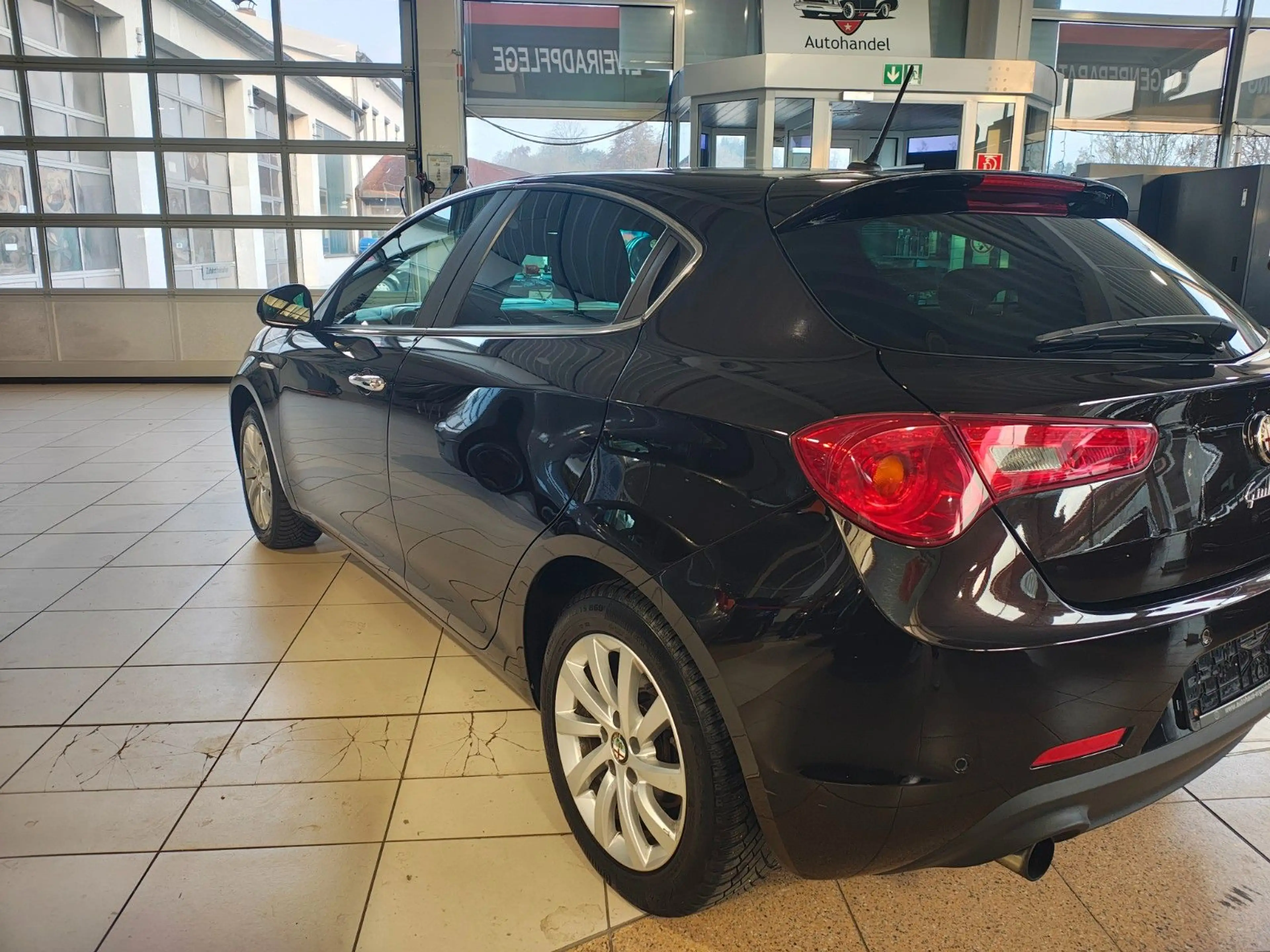 Alfa Romeo Giulietta Turismo — photo 4