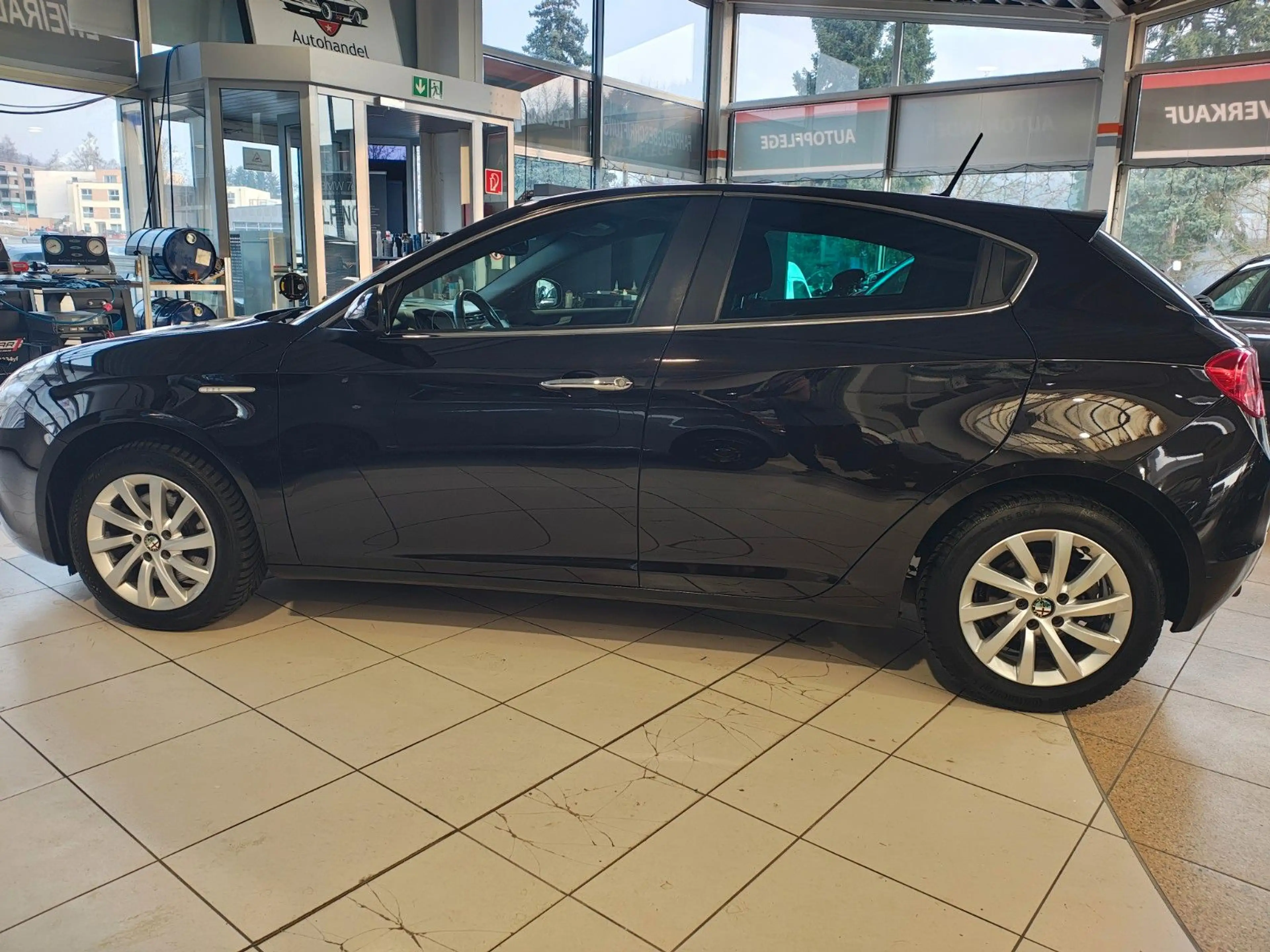 Alfa Romeo Giulietta Turismo — photo 3
