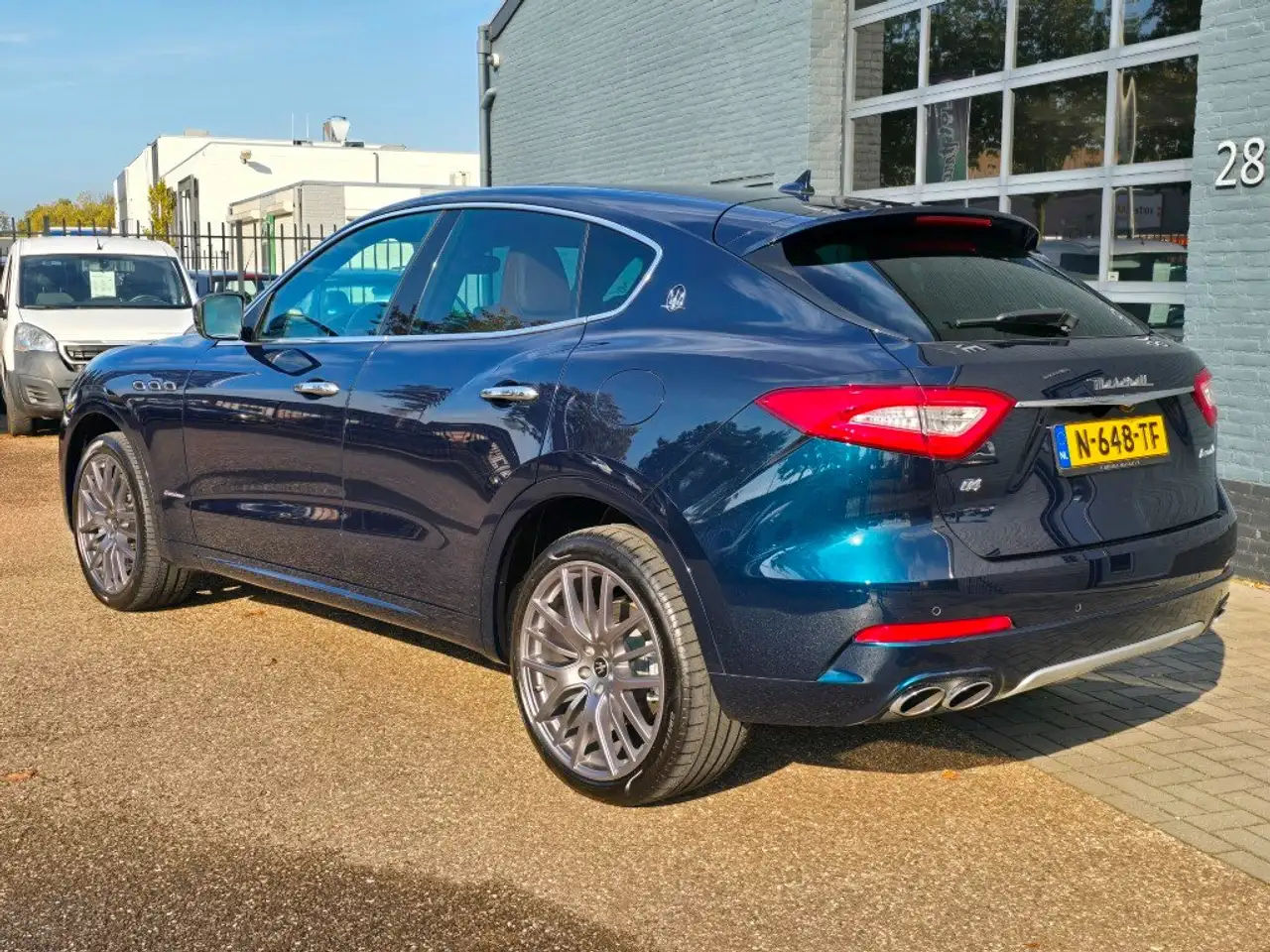 Maserati Levante 2021 — фото 11