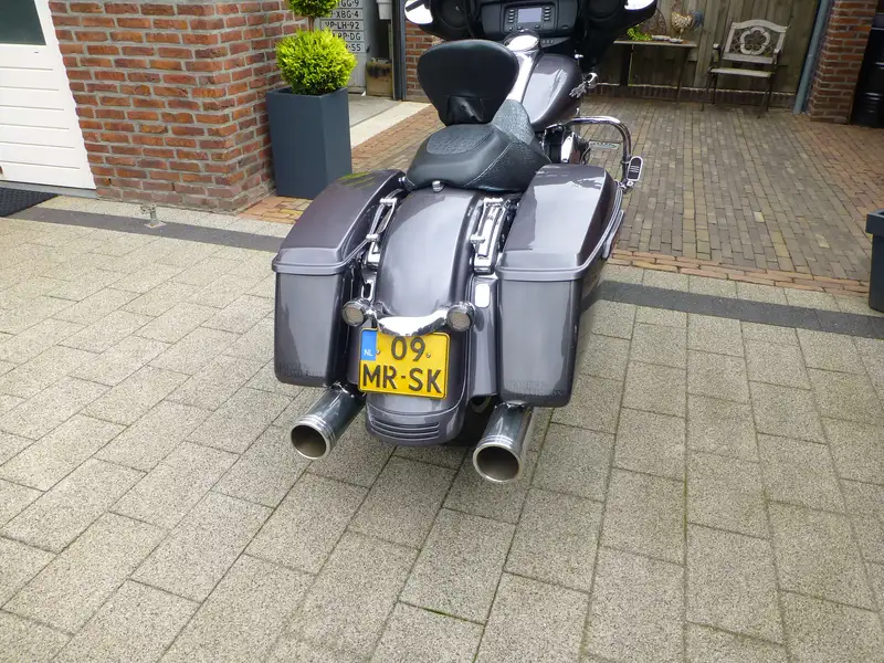 Harley-Davidson Street Glide - foto 4