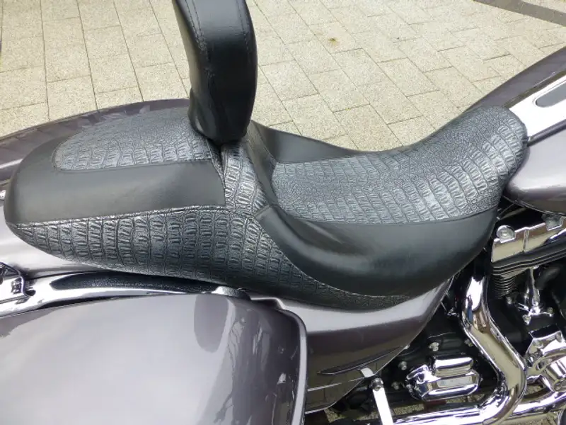 Harley-Davidson Street Glide - foto 8