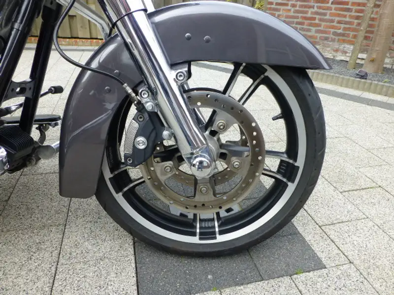 Harley-Davidson Street Glide - foto 7