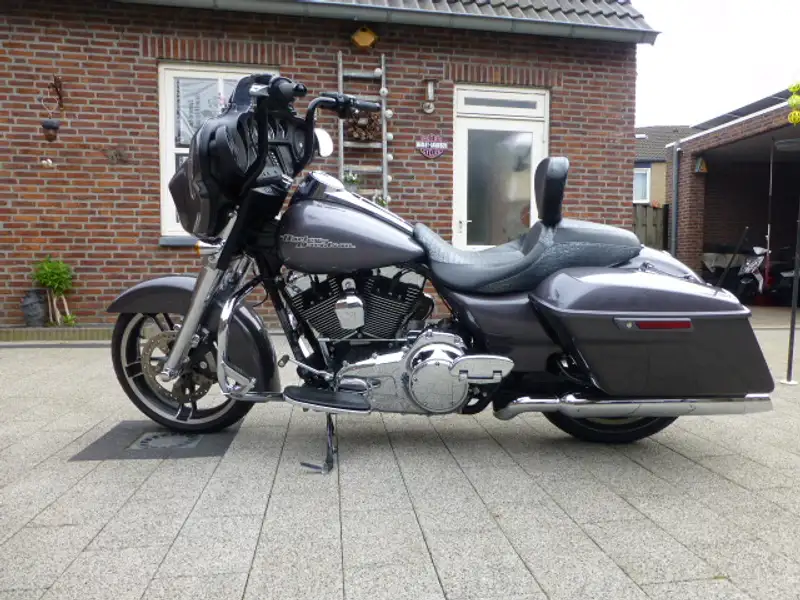 Harley-Davidson Street Glide - foto 2