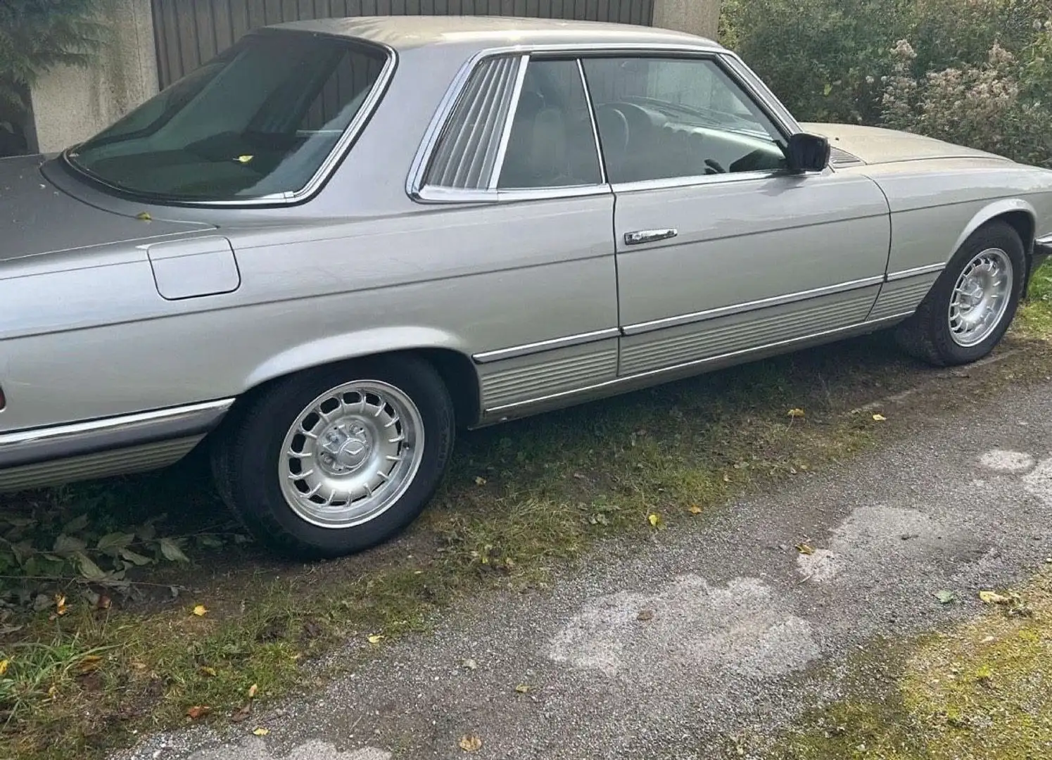 Mercedes-Benz SLC 280 srebrna - 2