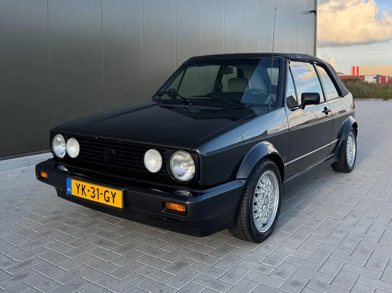 Volkswagen Golf Cabriolet 1.8 Karmann (72Kw U9), foto 1