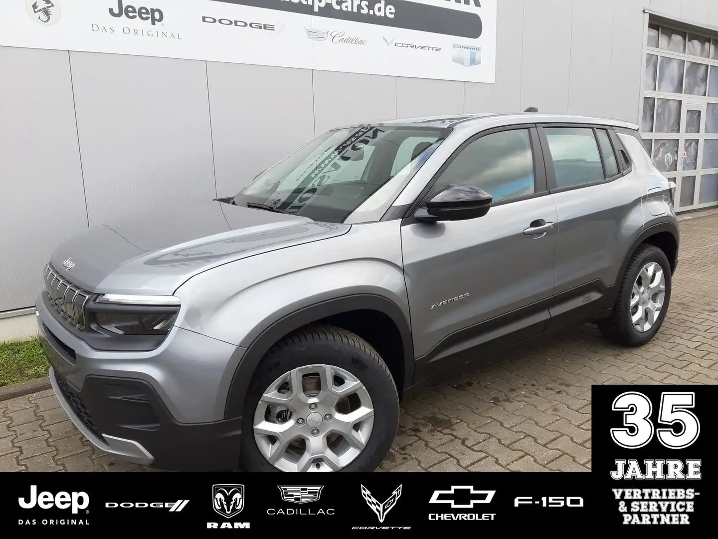Jeep Avenger e-Hybrid Altitude mit Allwetterreifen Grau - 1