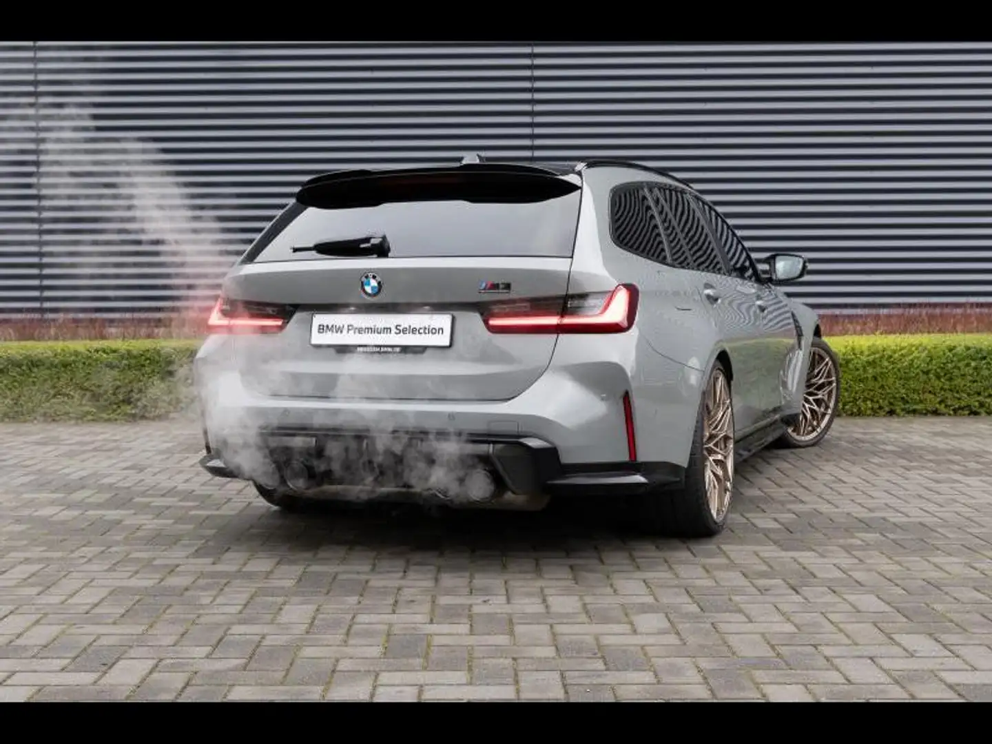 BMW M3 M xDrive Competition Touring INDIVIDUAL LIME ROCK Золотистый - 2