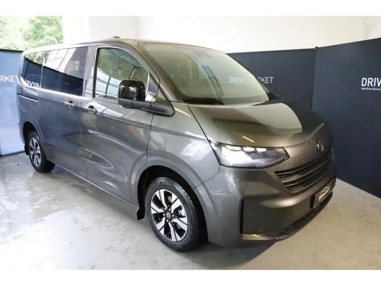 Volkswagen T7 Caravelle Life AHK NAVI Gris - 1