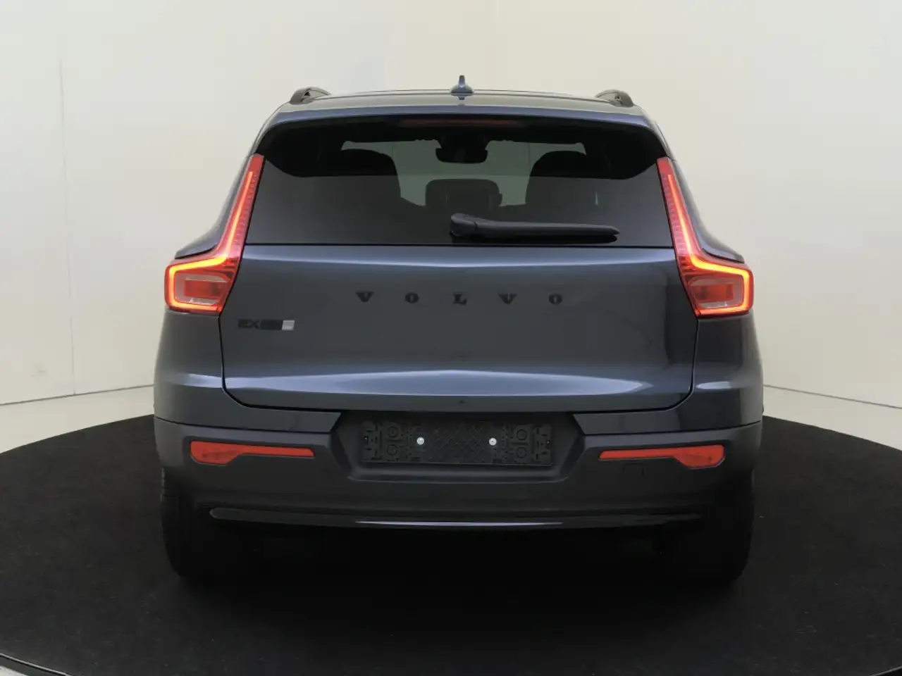 Volvo EX40 2026