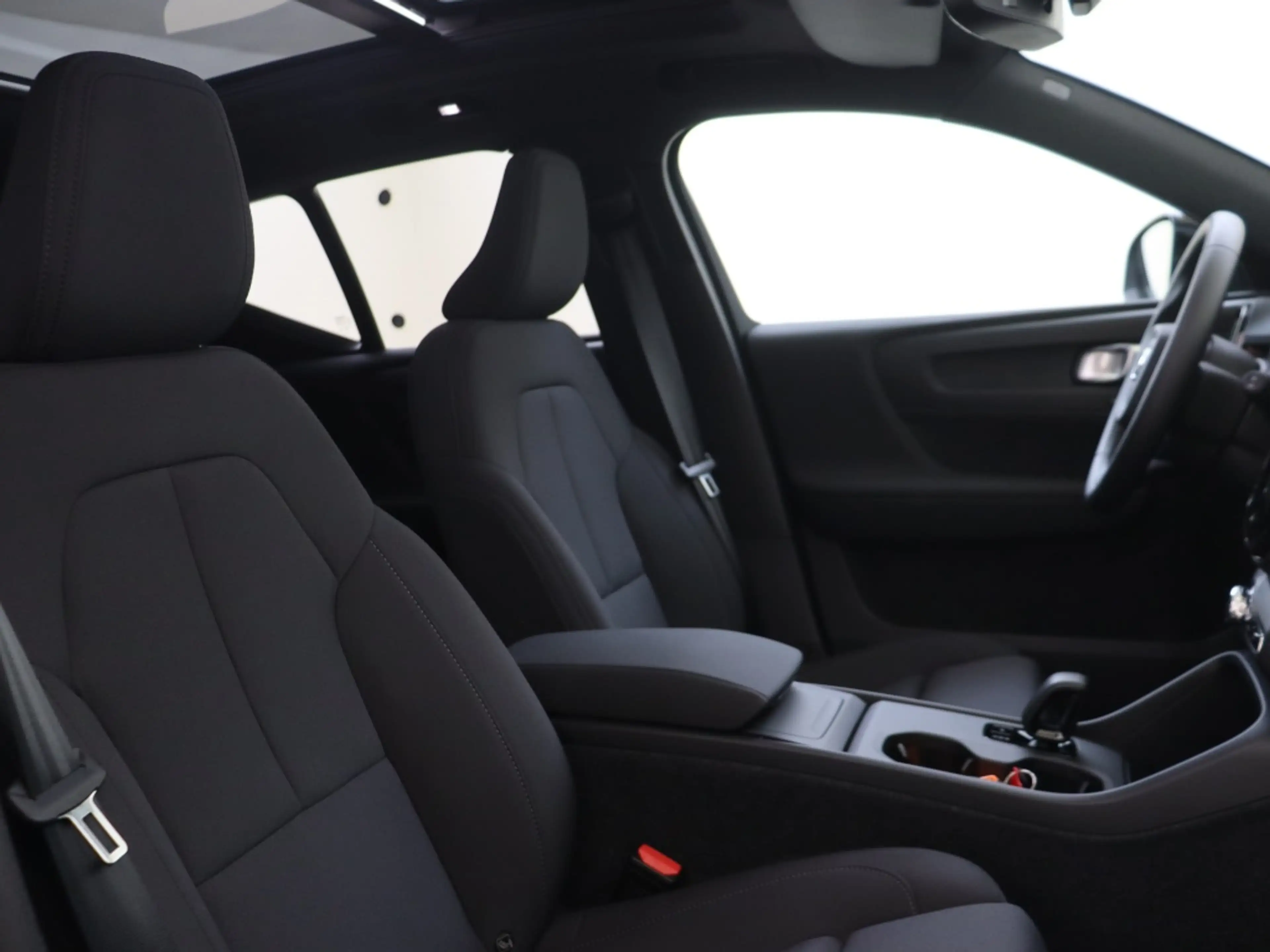 Volvo EX40 Extended Range Black Edition 82 kWh | Panoramadak — photo 14
