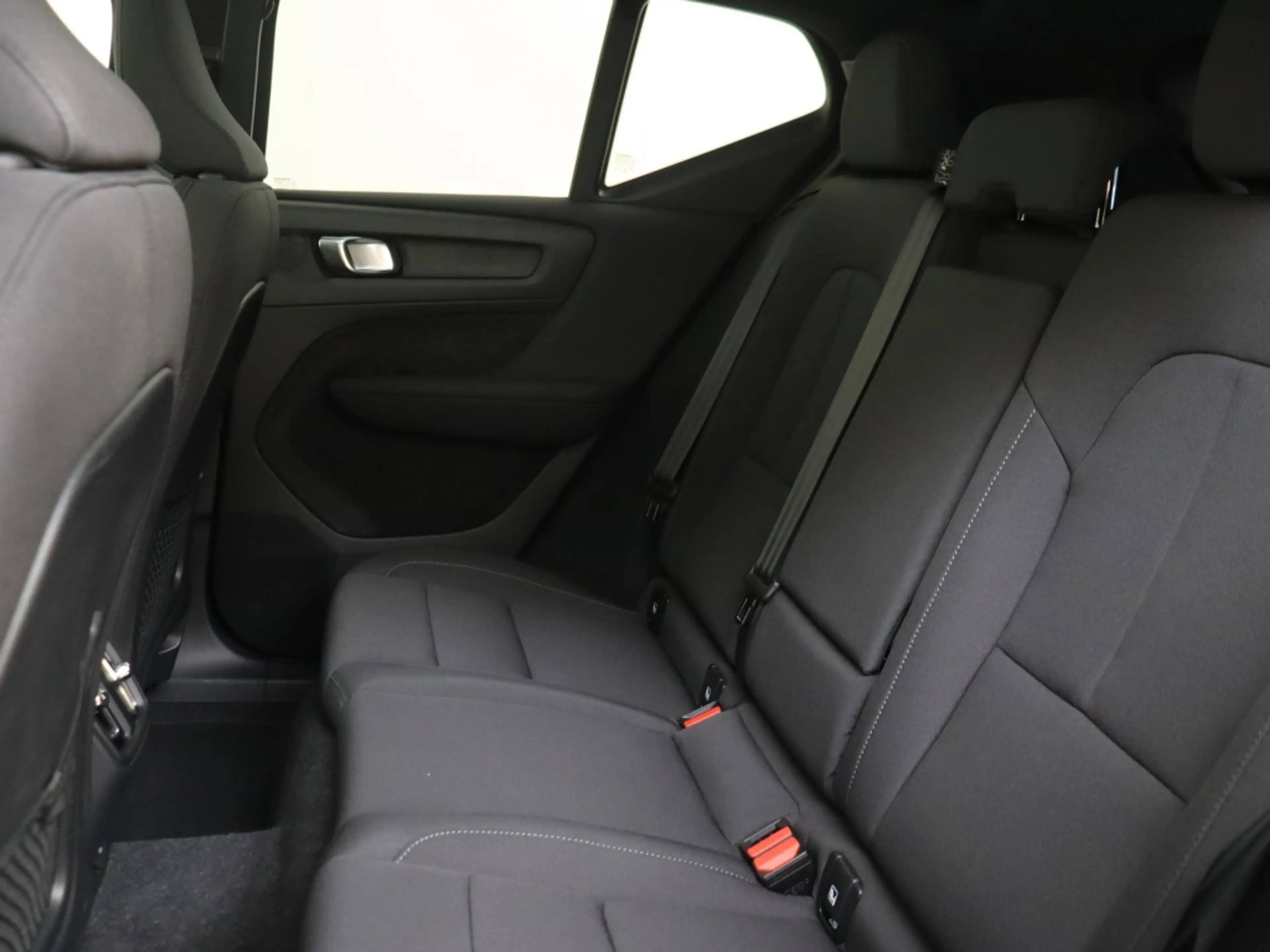 Volvo EX40 Extended Range Black Edition 82 kWh | Panoramadak — photo 8