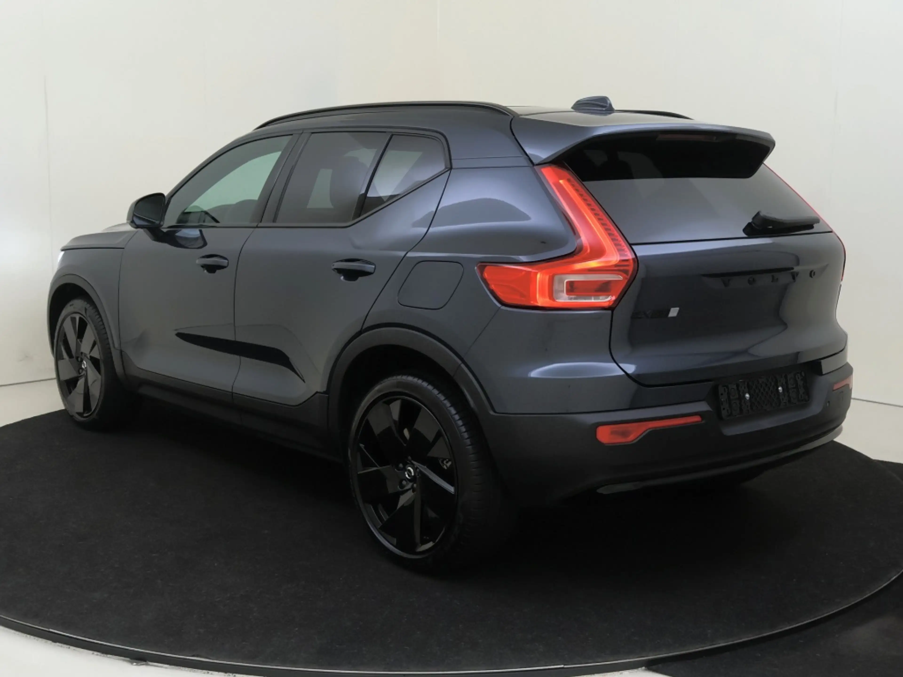 Volvo EX40 Extended Range Black Edition 82 kWh | Panoramadak — photo 4