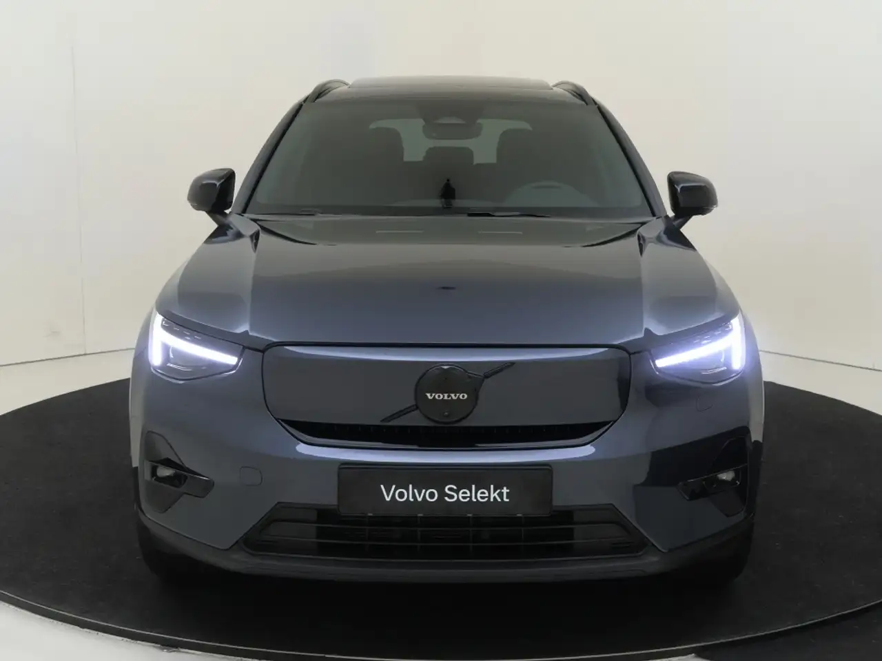 Volvo EX40 2026