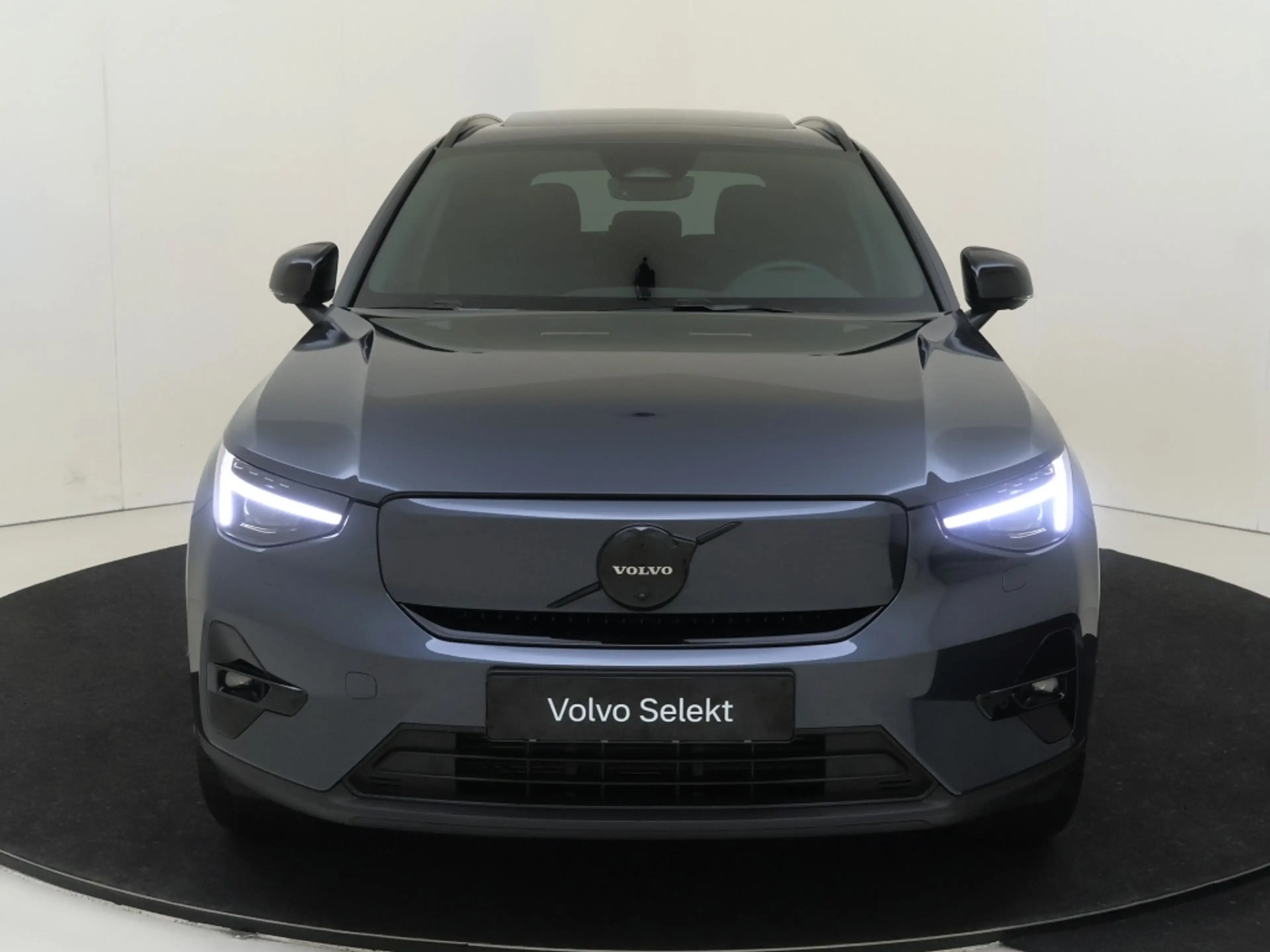 Volvo EX40 Extended Range Black Edition 82 kWh | Panoramadak — photo 3
