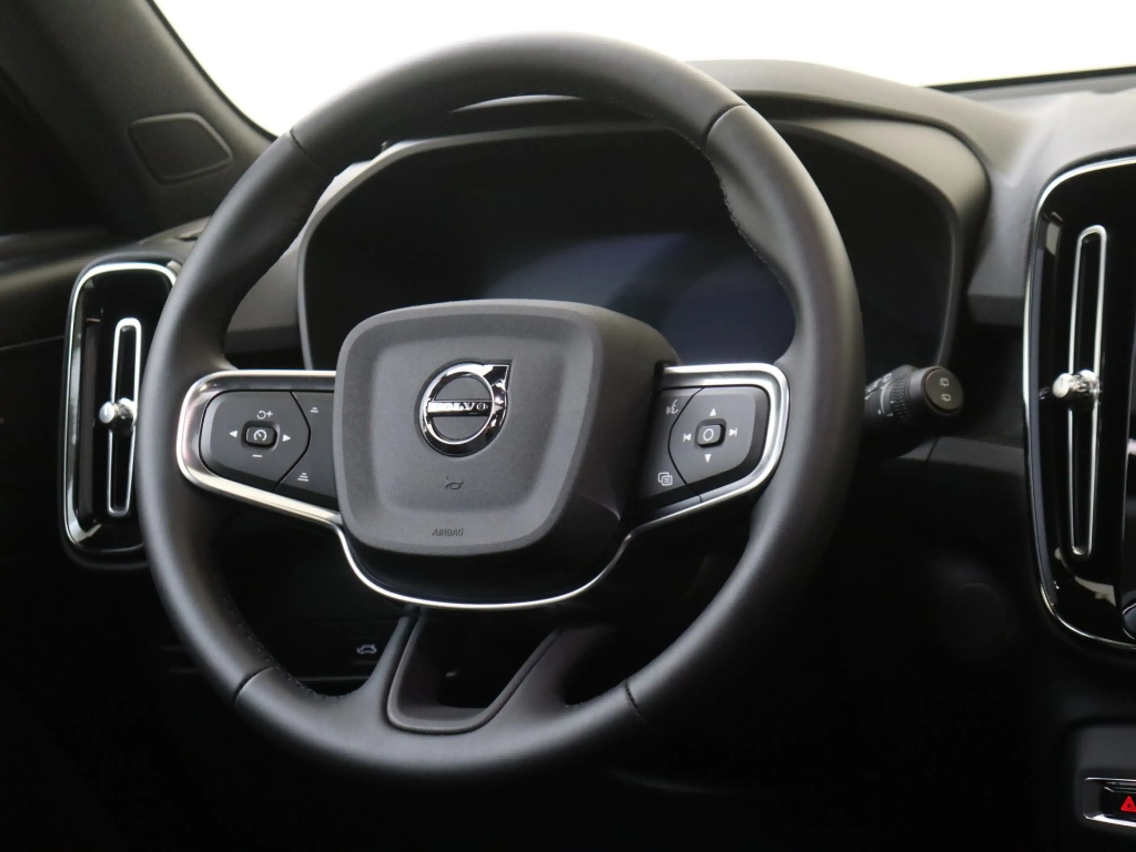 Volvo EX40 Extended Range Black Edition 82 kWh | Panoramadak — photo 11