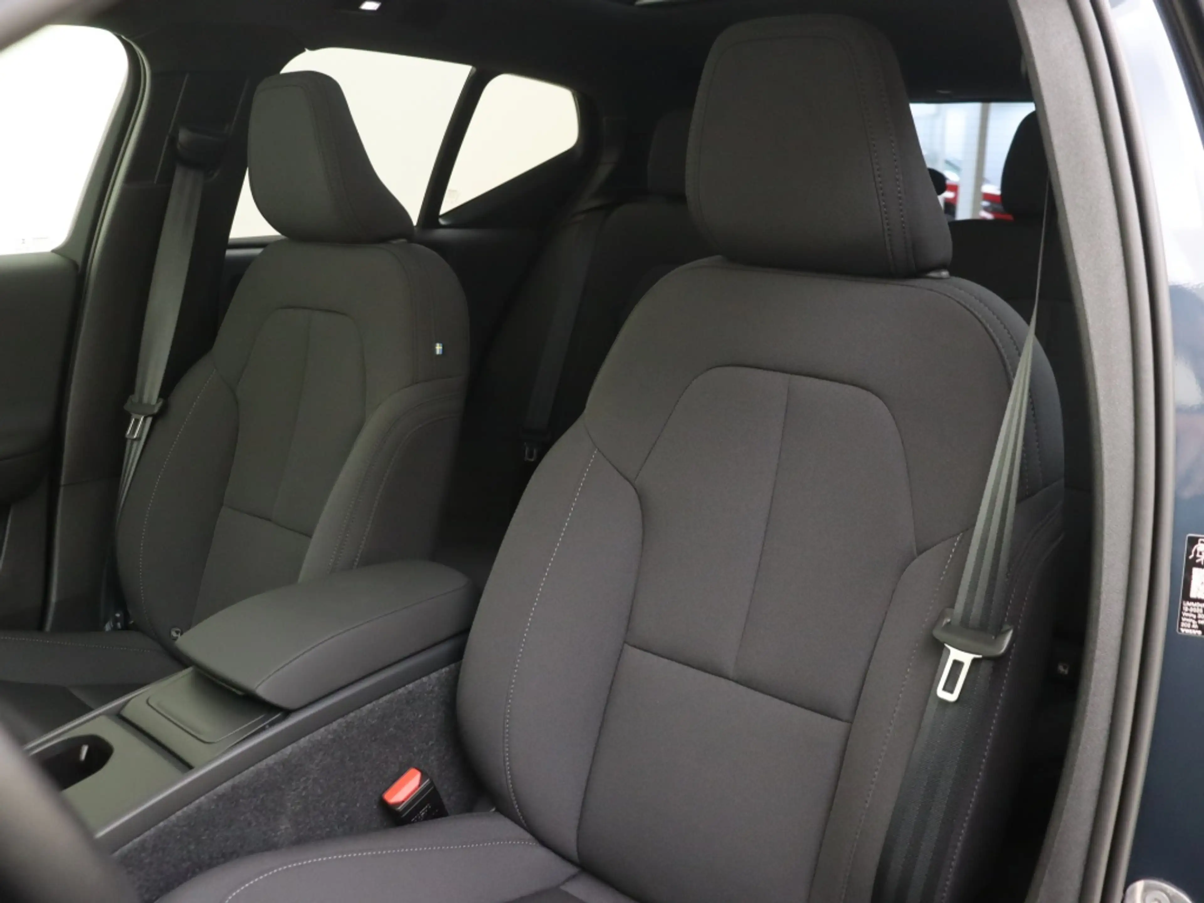 Volvo EX40 Extended Range Black Edition 82 kWh | Panoramadak — photo 15