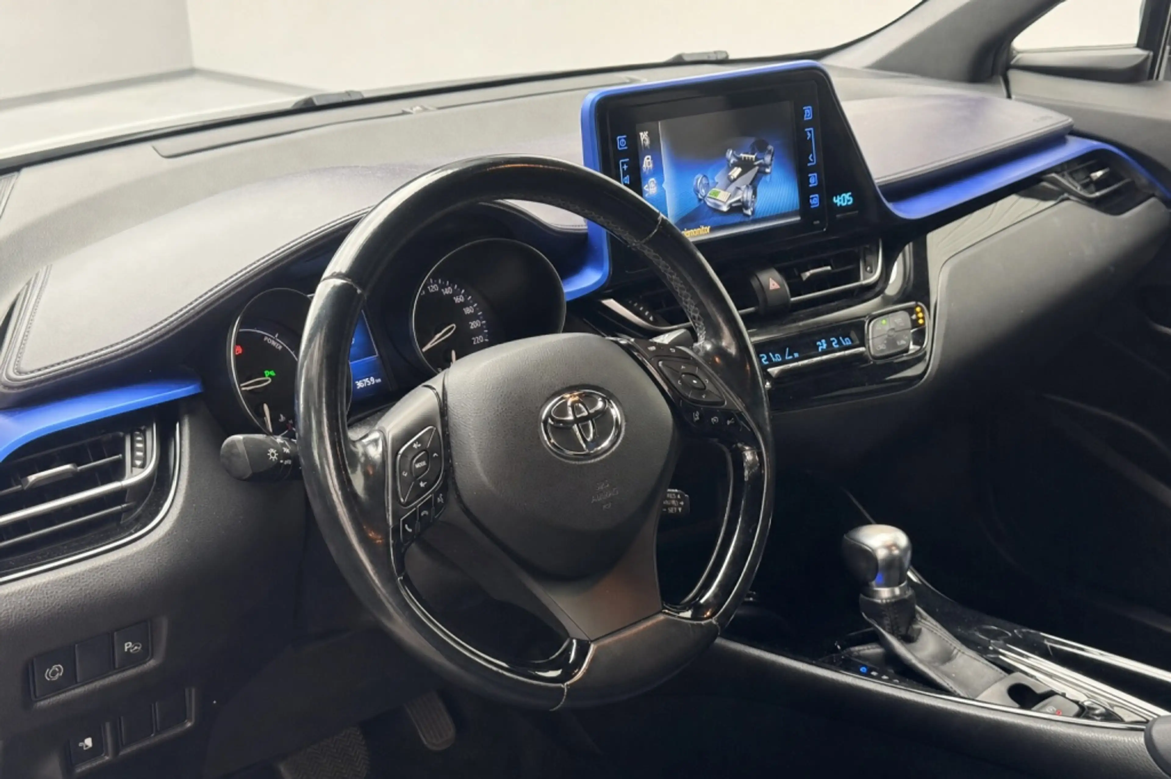 Toyota C-HR 1.8 Hybrid Dynamic — photo 13