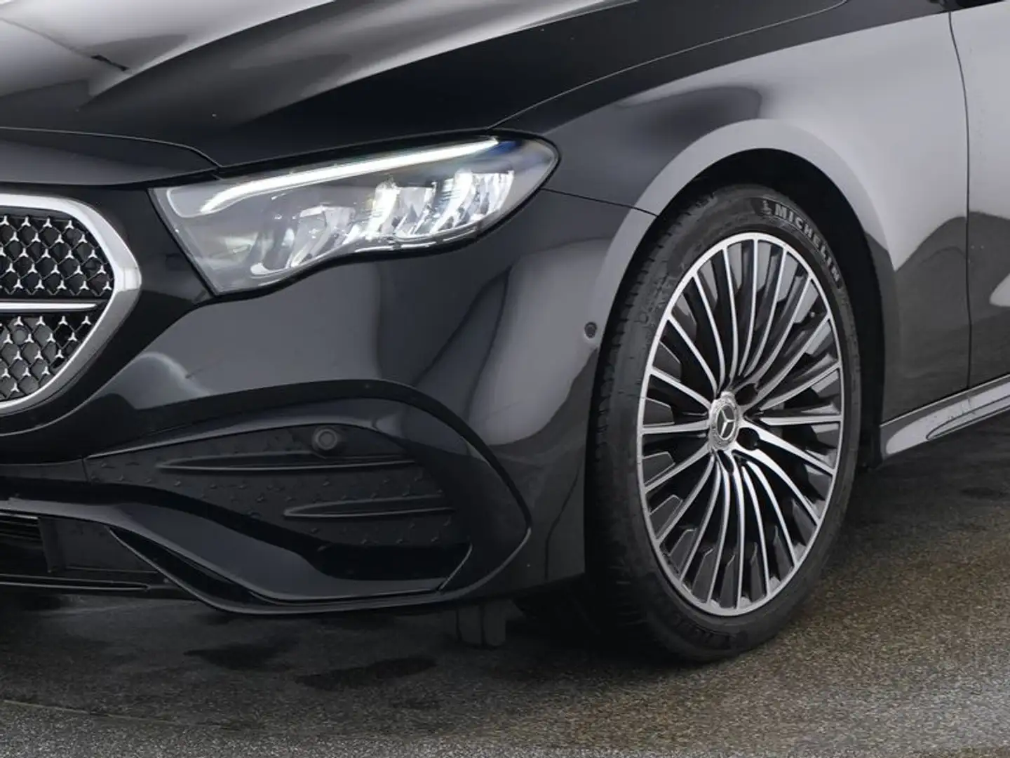 Mercedes-Benz E 200 AMG *Superscreen*Burmester*Night*KeylessGo Negro - 2