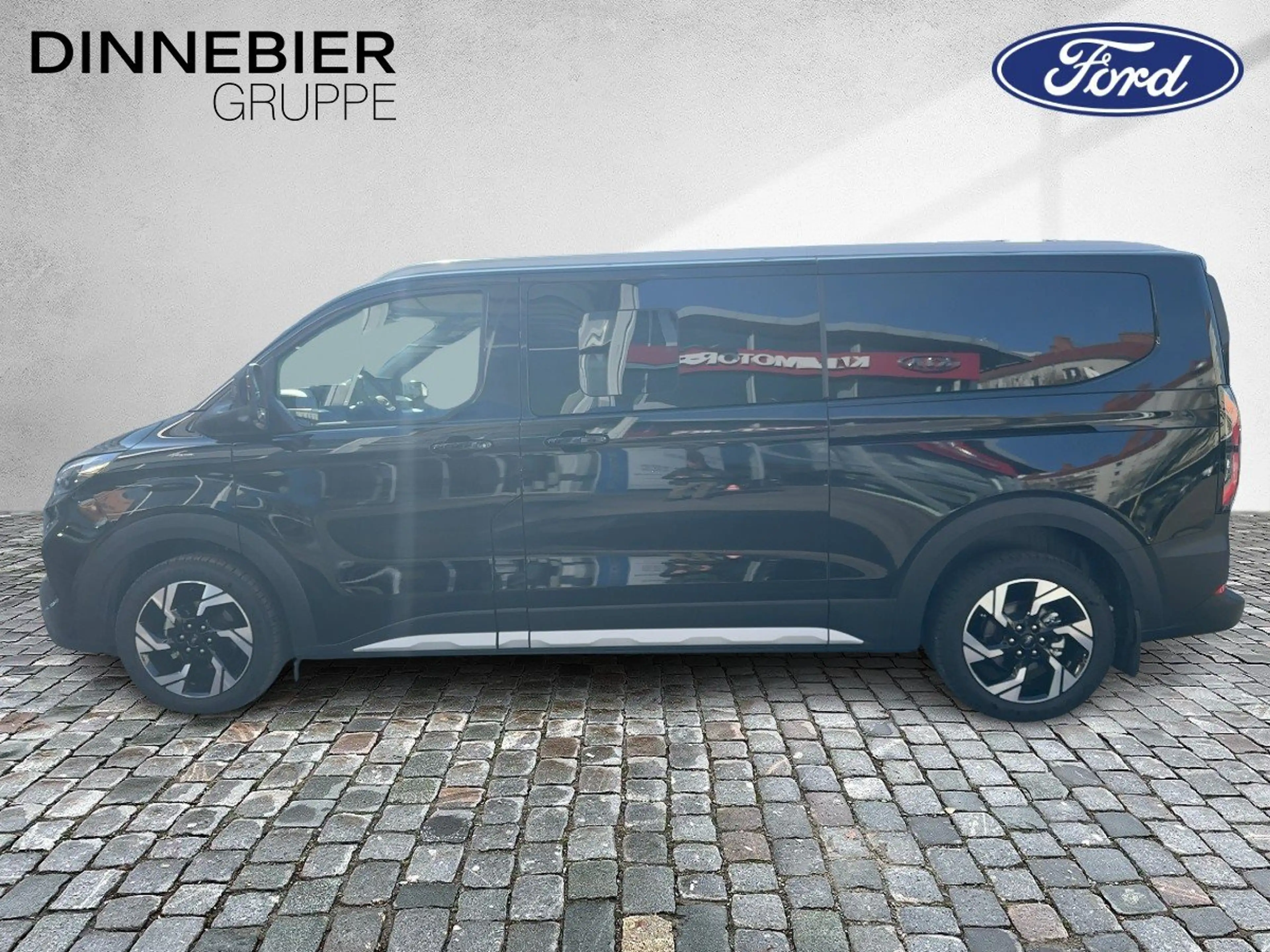 Ford Tourneo Custom 320 L2 Active 125 kW — photo 3