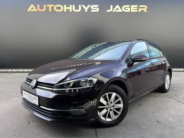 Volkswagen Golf Standard Model en vente chez une concession Pays-Bas