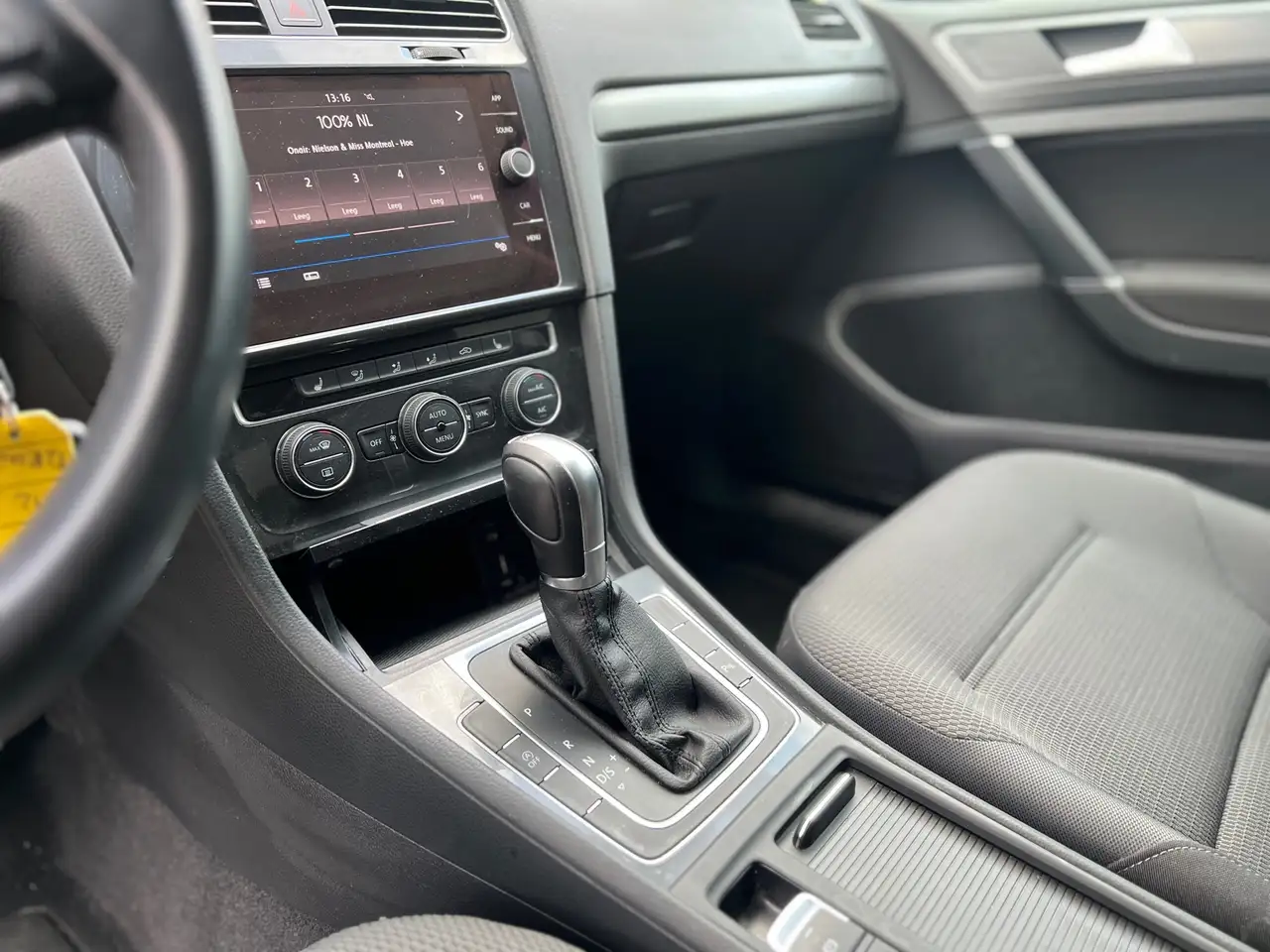 Volkswagen Golf — photo 25 sur 39