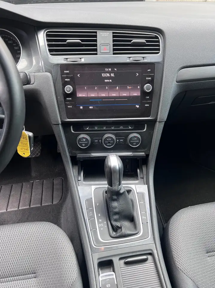 Volkswagen Golf — photo 27 sur 39