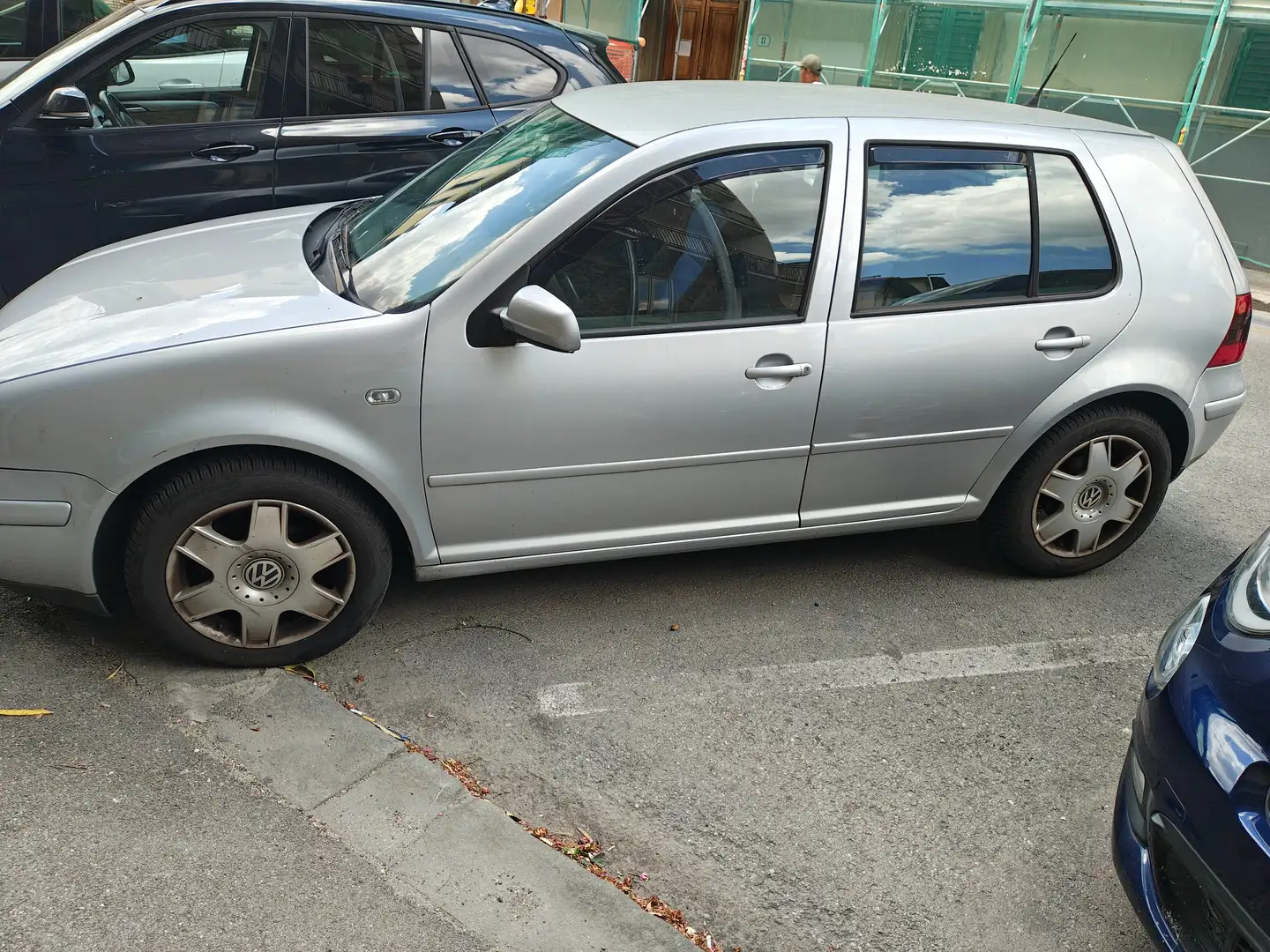 Volkswagen Golf Golf 5p 1.6 Highline 105cv Argento - 1