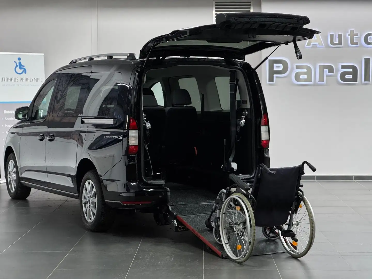 Ford Grand Tourneo Titanium Behindertengerecht-Rampe Schwarz - 1