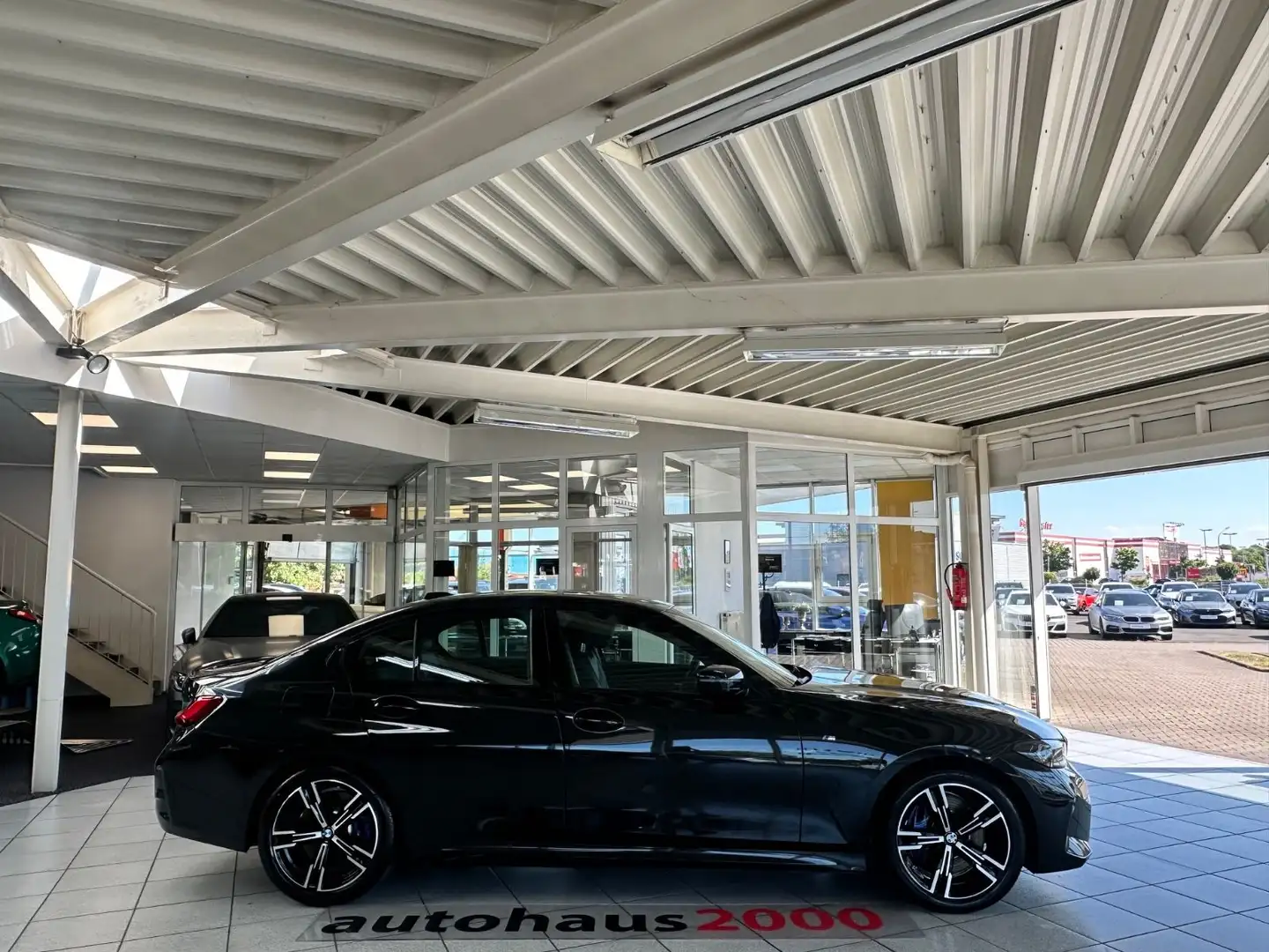 BMW 318 i M Sportpaket PRO AUT./LED/WIDESCREEN Schwarz - 2