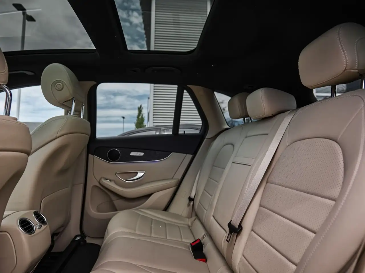 Mercedes-Benz GLC снимка Mercedes-Benz GLC