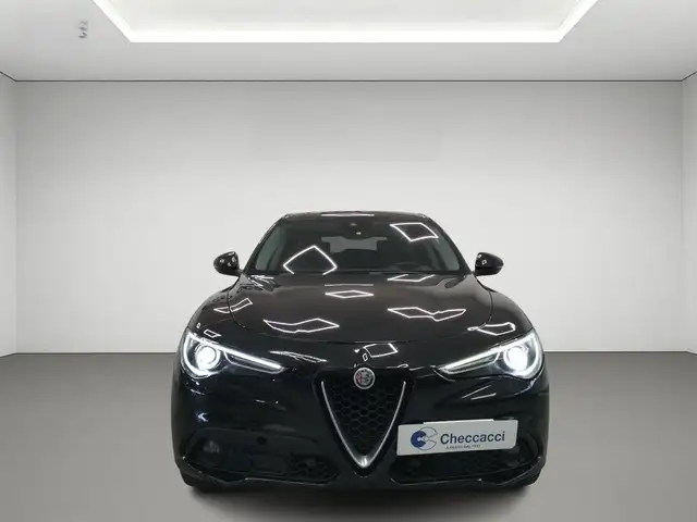 Alfa Romeo Stelvio view 3