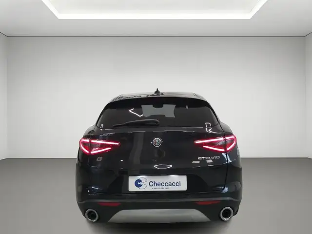 Alfa Romeo Stelvio view 6