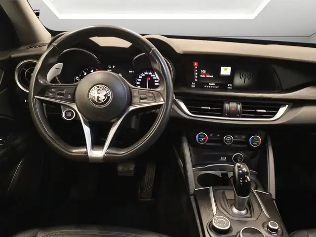 Alfa Romeo Stelvio view 11