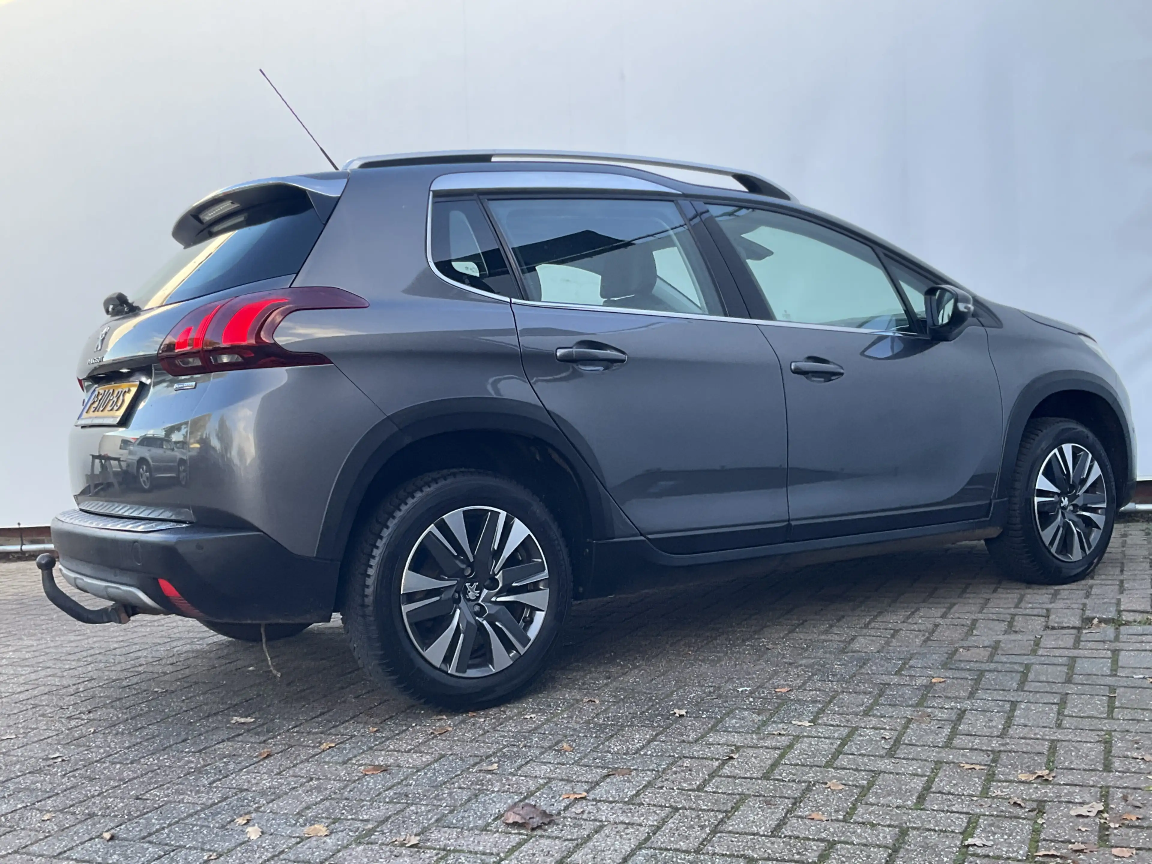 Peugeot 2008 1.2 Injectie Allure Trekhaak Carplay Camera Pano C — photo 25