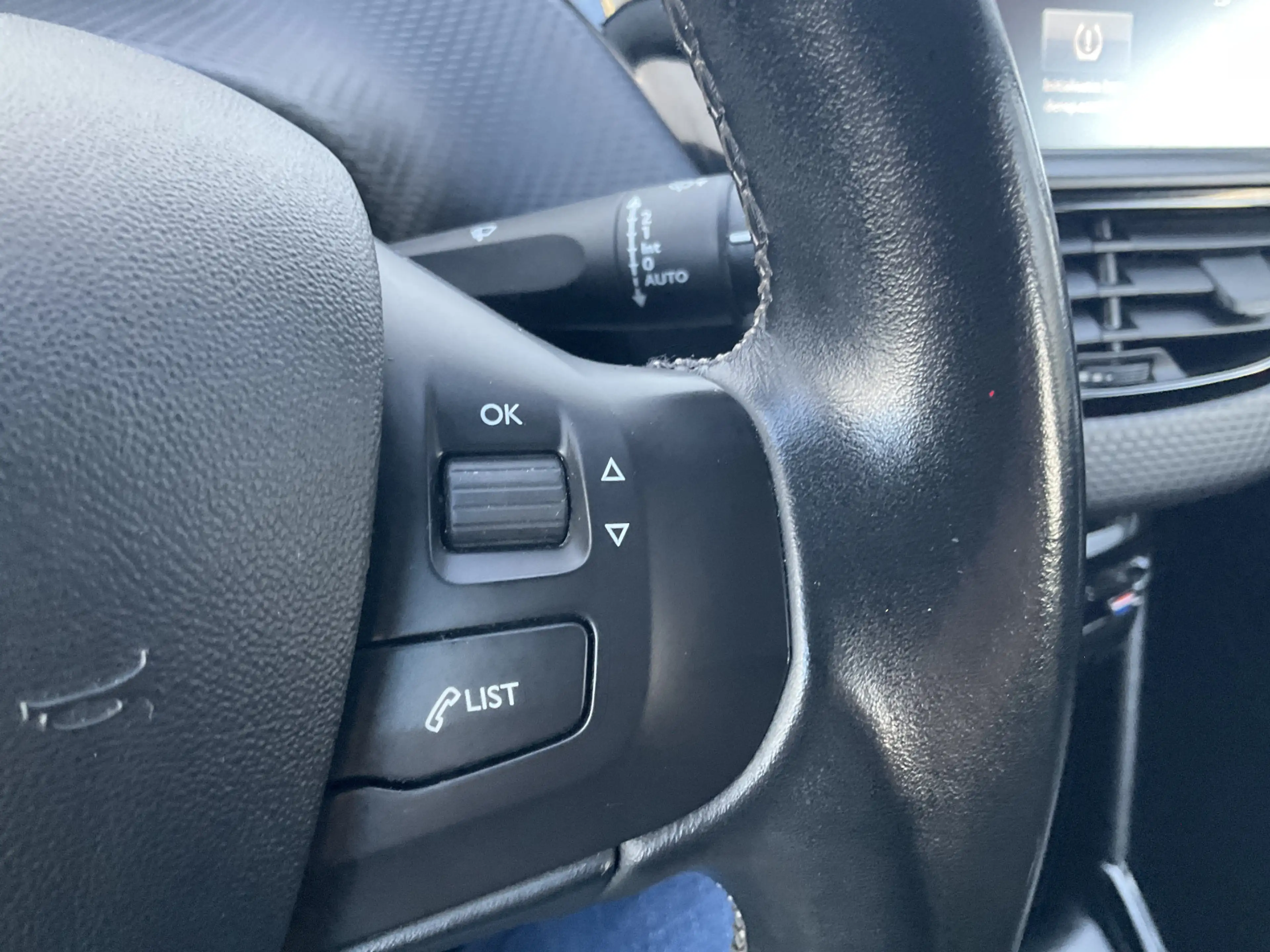 Peugeot 2008 1.2 Injectie Allure Trekhaak Carplay Camera Pano C — photo 20