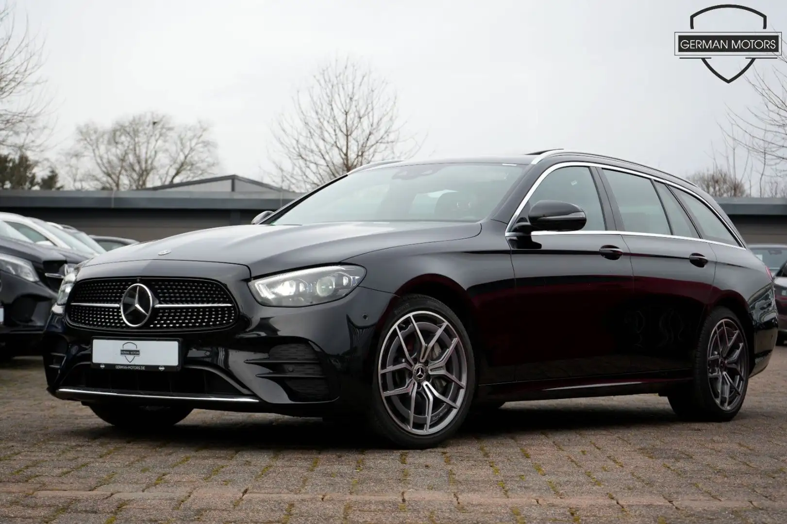 Mercedes-Benz E 400 T d 4Matic AMG-LINE|AHK|DISTRONIC|HUD|360° Noir - 1