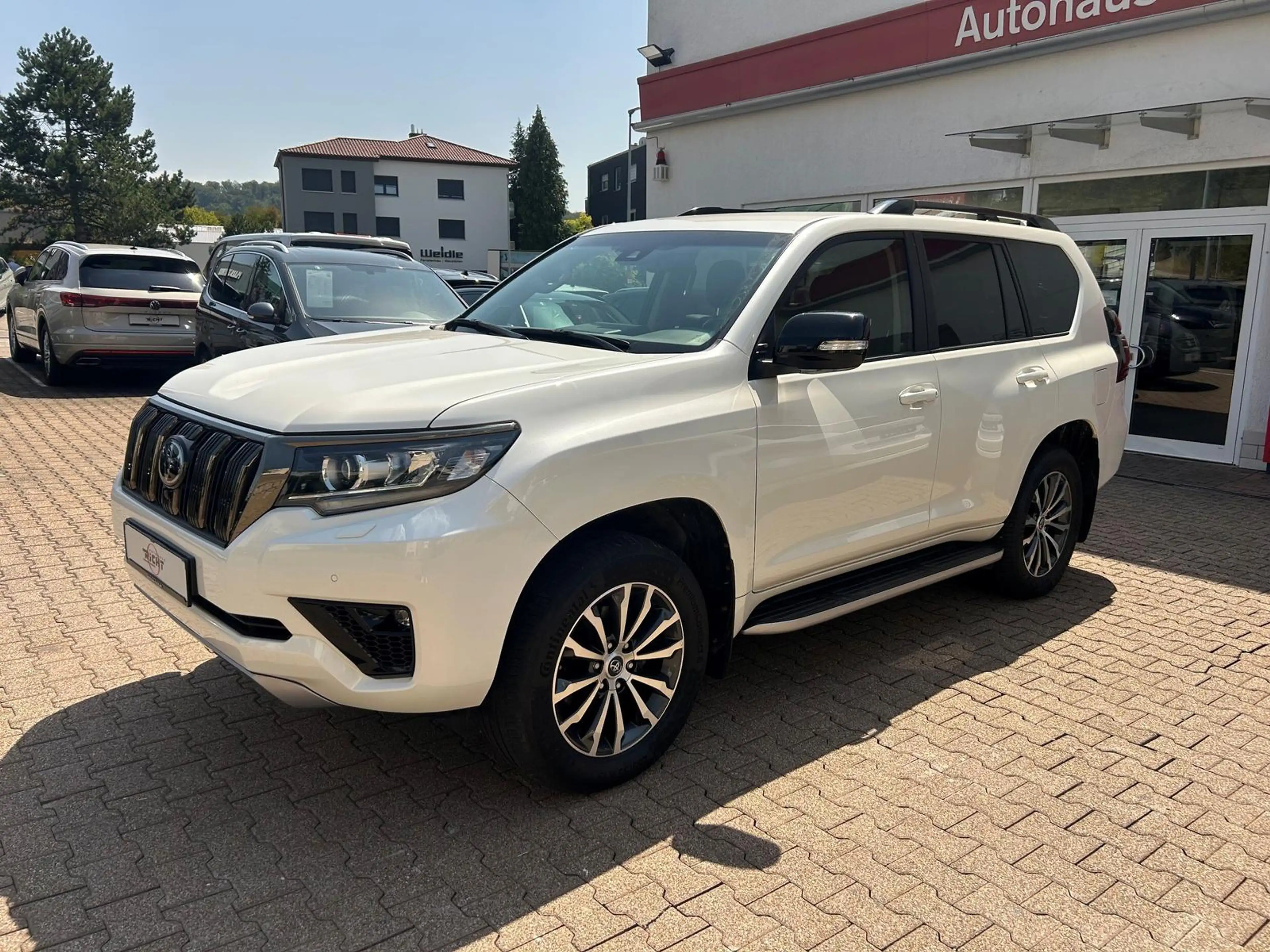 Toyota Land Cruiser 2.8 Tec AHK 360° Sitzbelüftung — photo 3