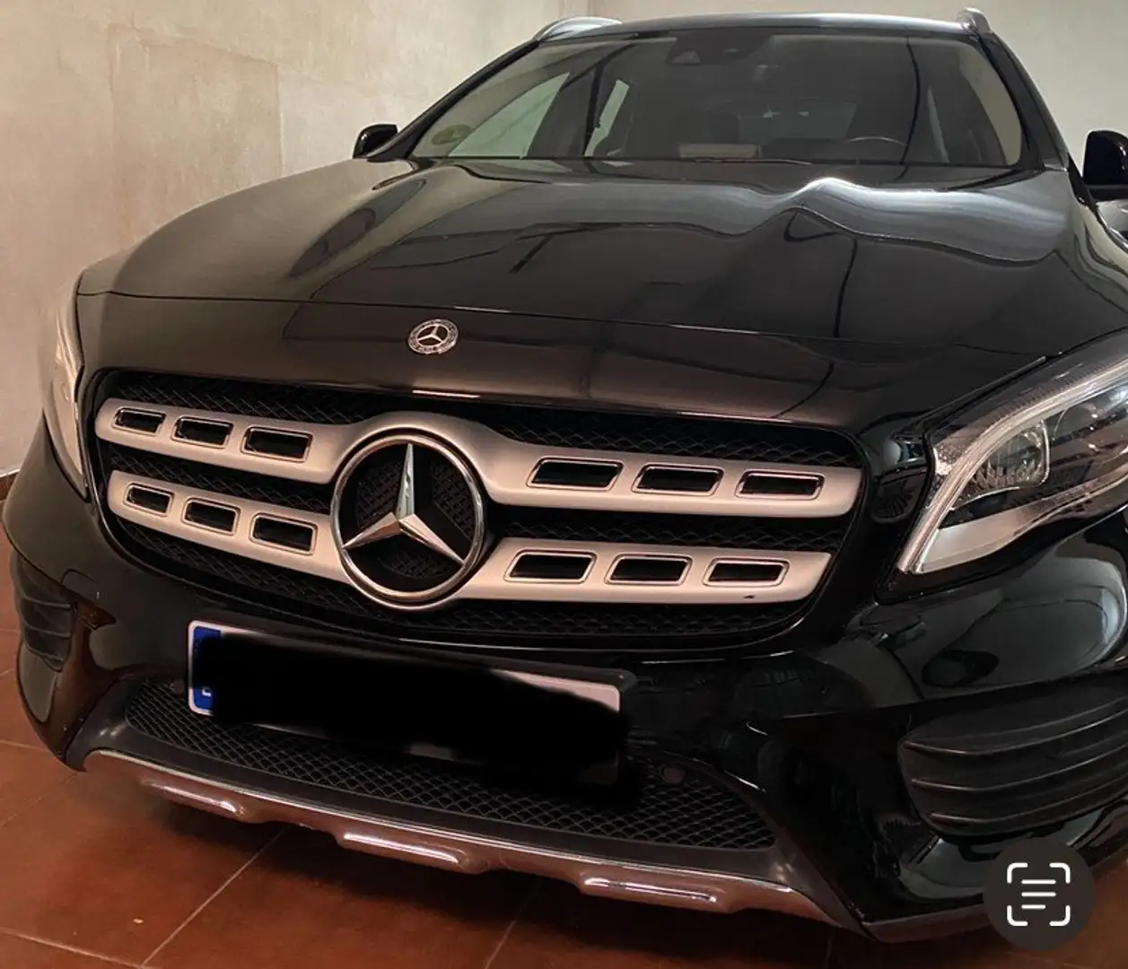 Mercedes-Benz GLA 180 GLA 180 Negro - 1
