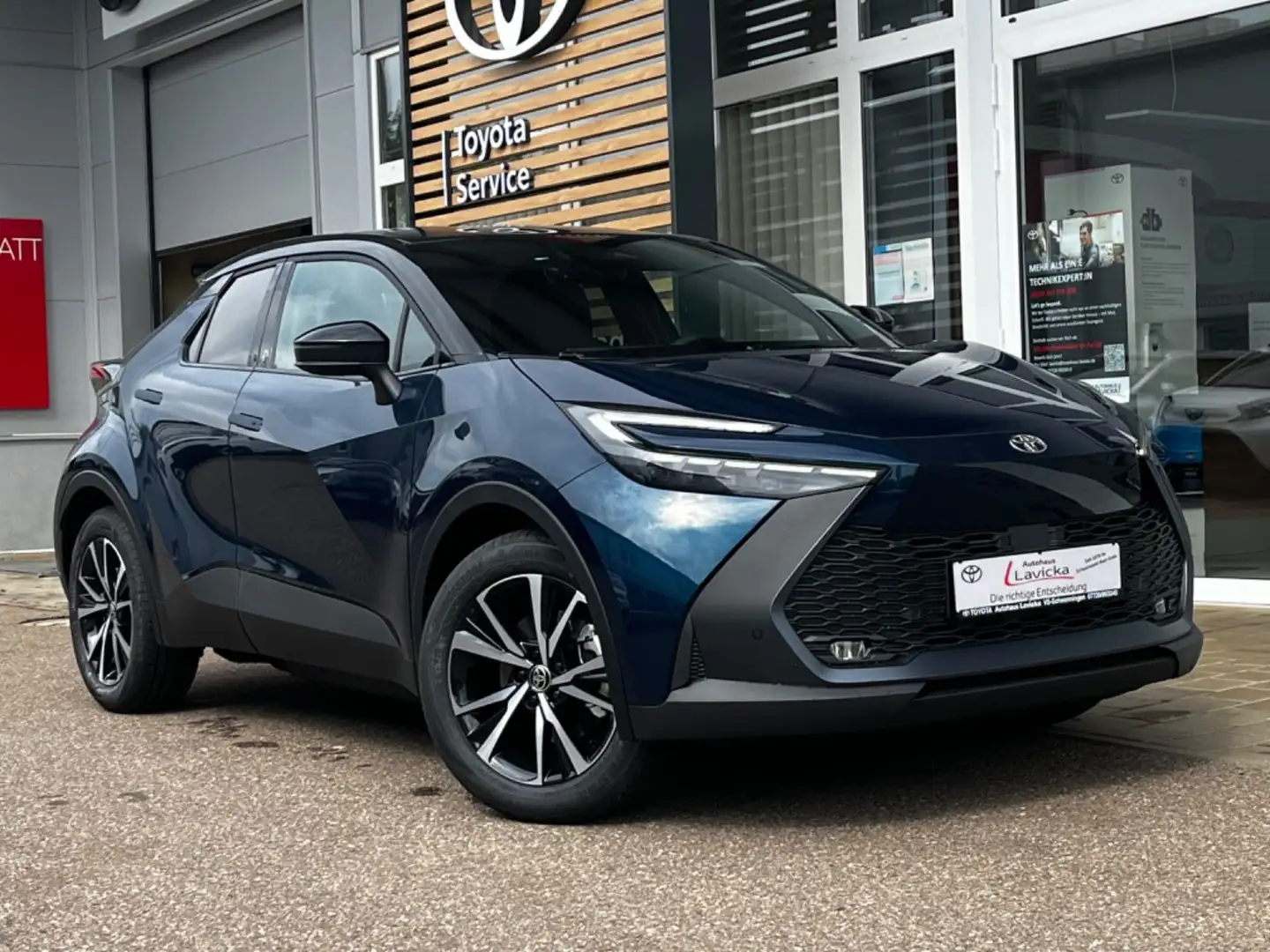 Toyota C-HR 2.0-l-VVT-i Plug-in Hybrid Team Deutschl Blau - 1