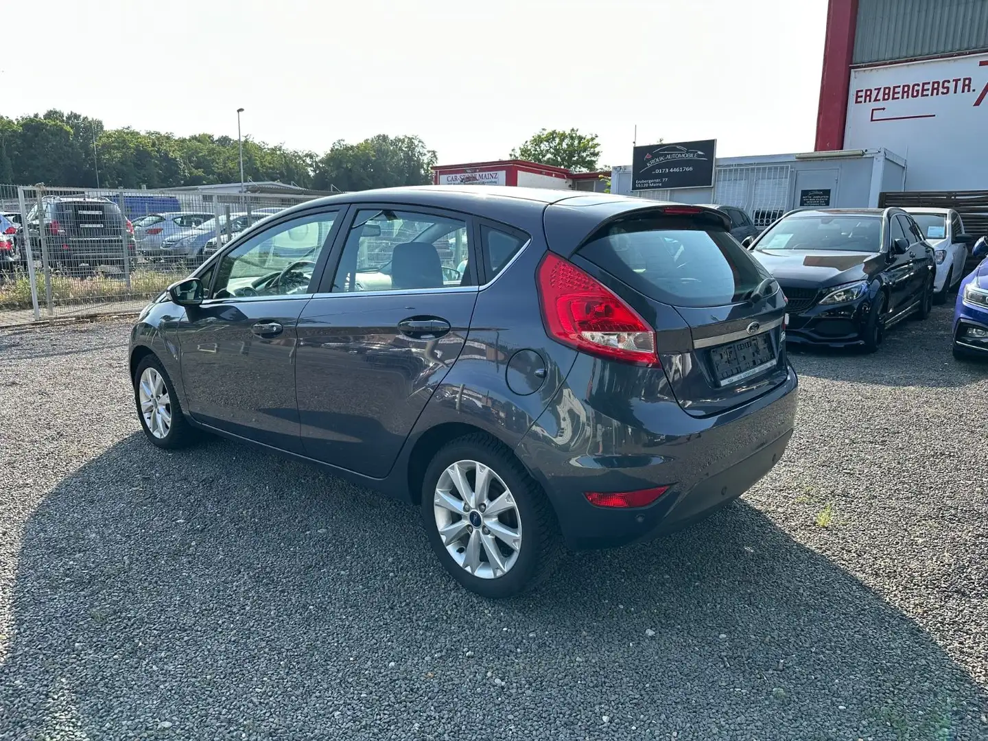 Ford Fiesta 1.6TDCi Titanium Keyless-Go Grau - 2