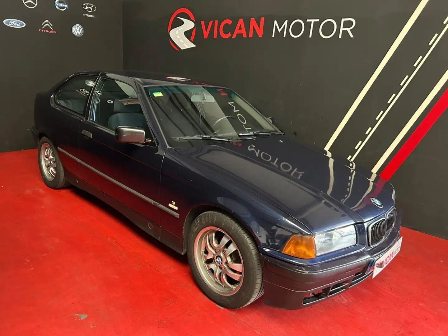 BMW 318 318tds Compact Negro - 1