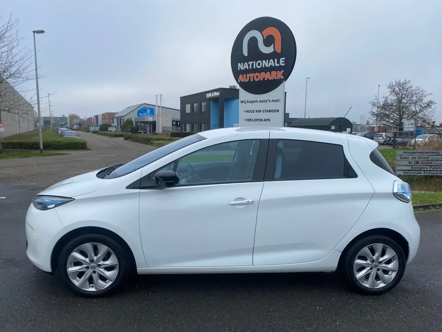 Renault ZOE 2015 * R240 Zen 22 kWh * INCLUSIVE ACCU * KOOP ACC Wit - 2
