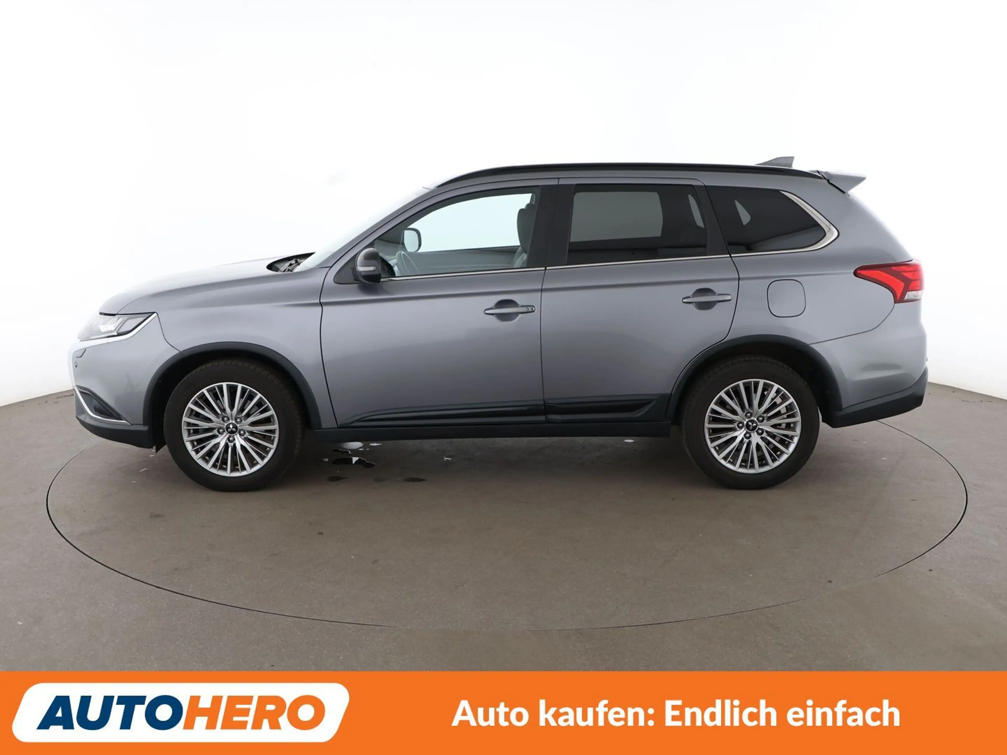 Mitsubishi Outlander 2.0 MIVEC Active+ 4WD Aut.*NAVI*BI-LED*TEMPO*CAM* — photo 3