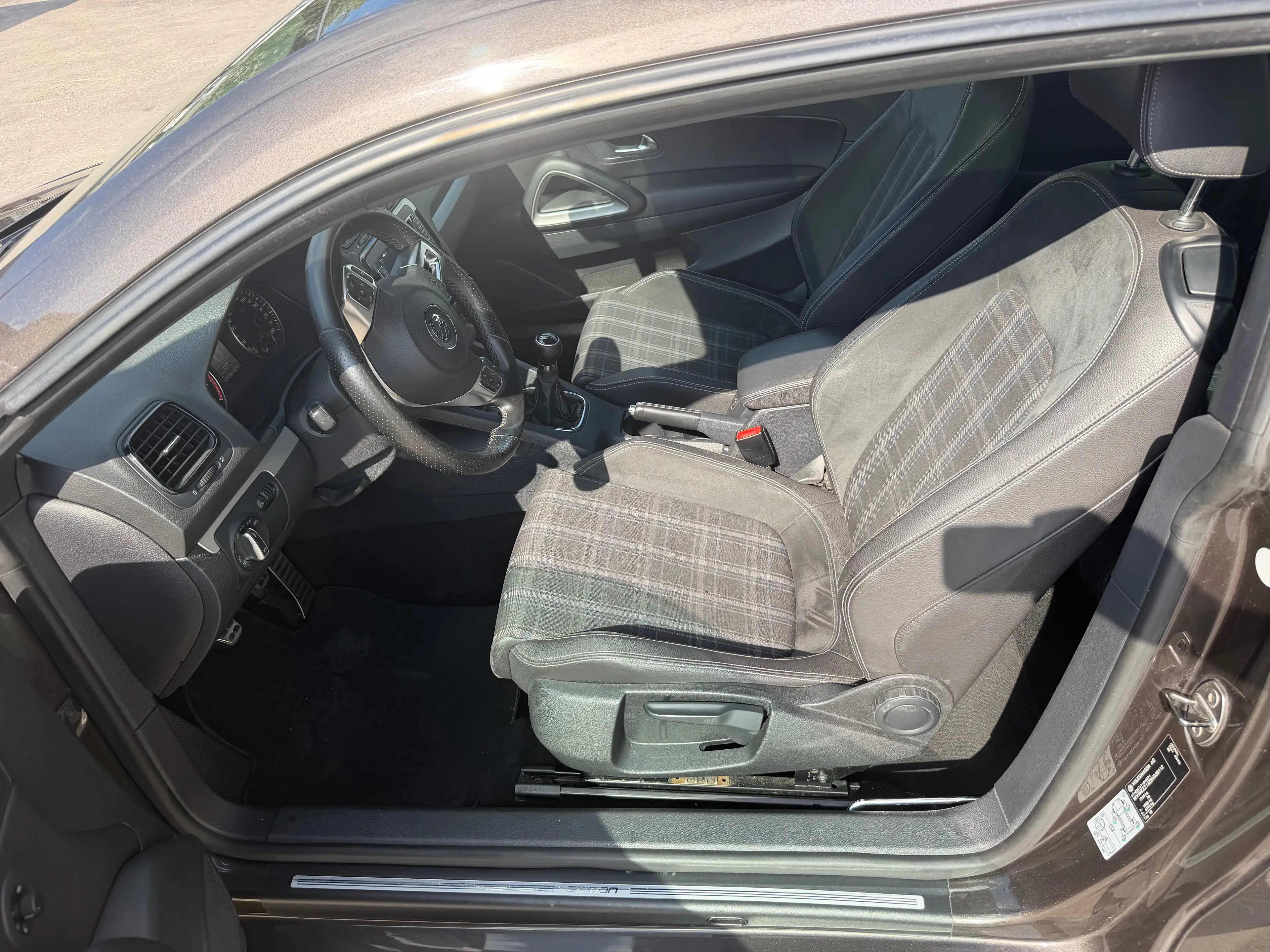 Volkswagen Scirocco 1.4 TSI Turbo R Limited Édition — photo 11
