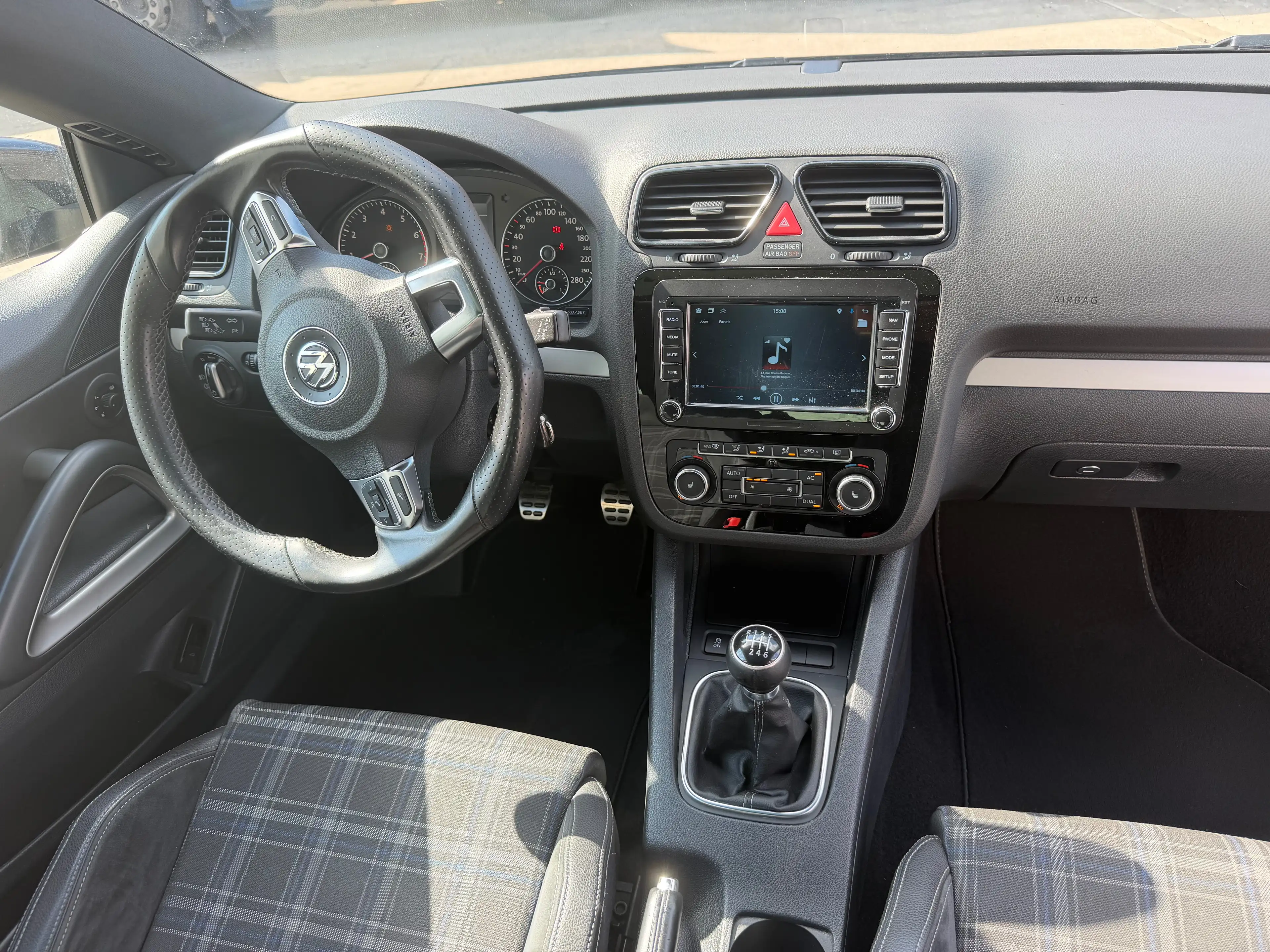 Volkswagen Scirocco 1.4 TSI Turbo R Limited Édition — photo 7