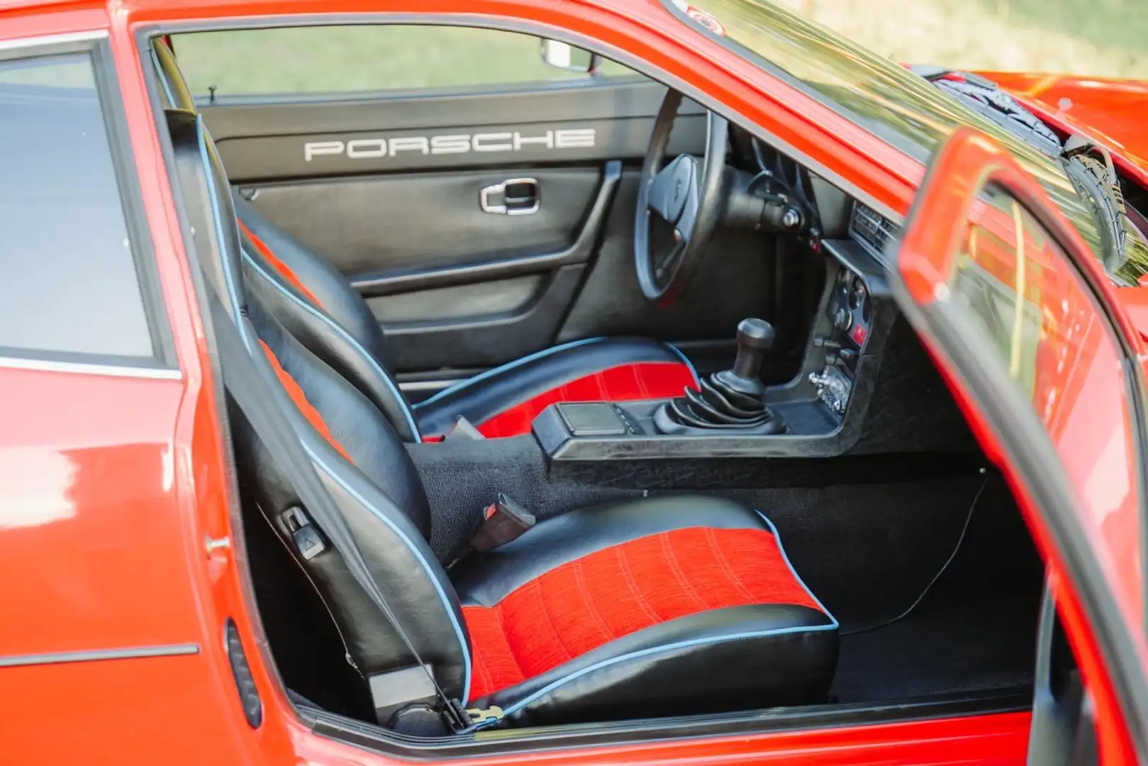 Porsche 924 Roşu - 2