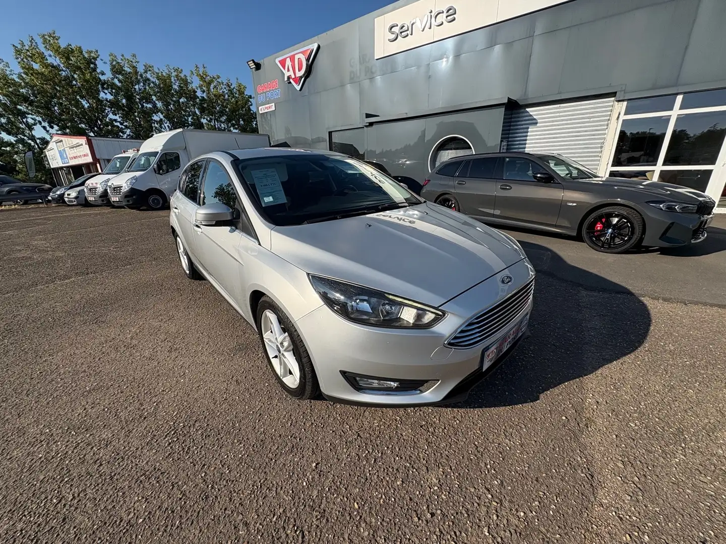 Ford Focus 1.0 ECOBOOST 125CH STOP\u0026START TITANIUM Gris - 1